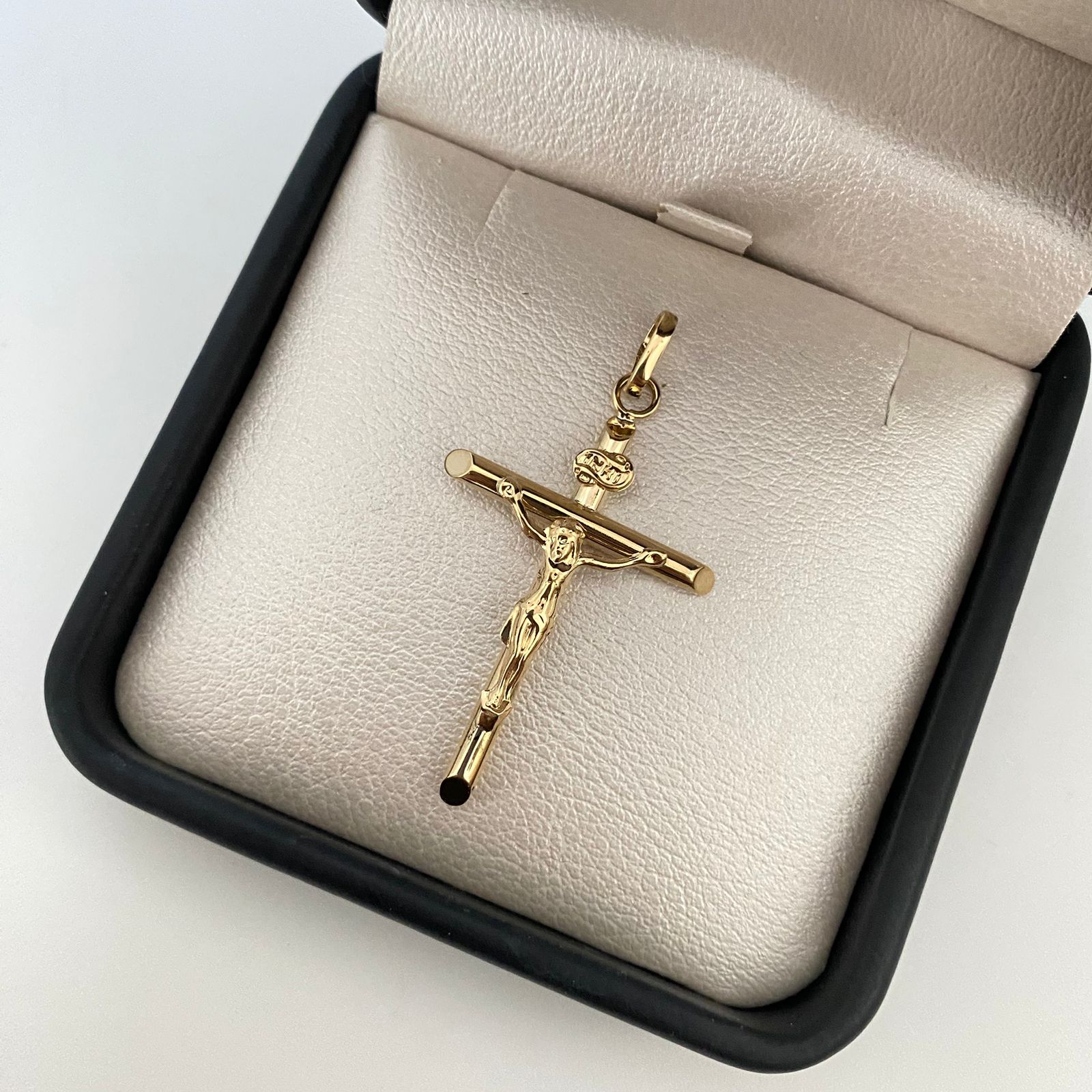 Dije cruz cristo liso Oro amarillo 18k 1,9 Gr / 5,0 Cm