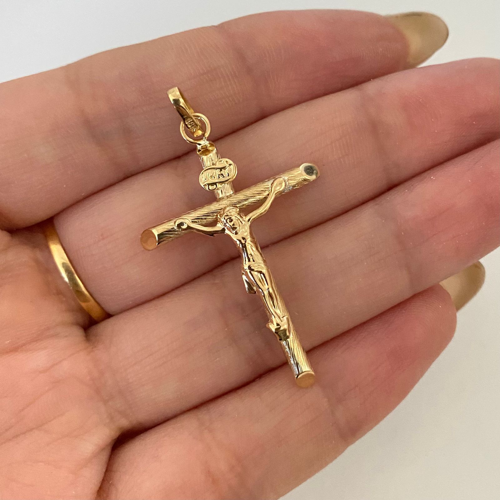 Dije cruz cristo diamantado Oro amarillo 18k 1,3 Gr / 4,0 Cm