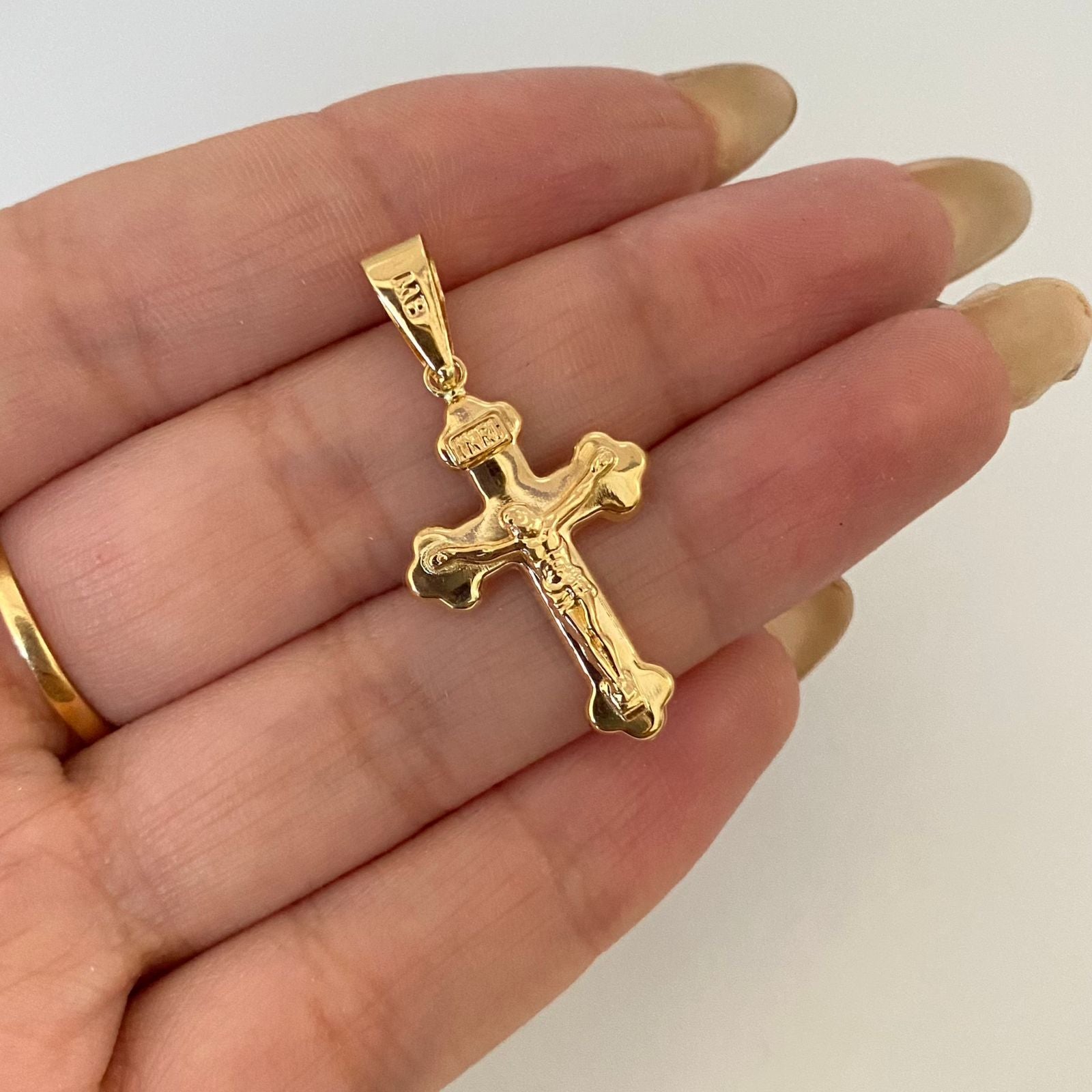 Dije cruz cristo troquelado liso Oro amarillo 18k 1,6 Gr / 3,6 Cm