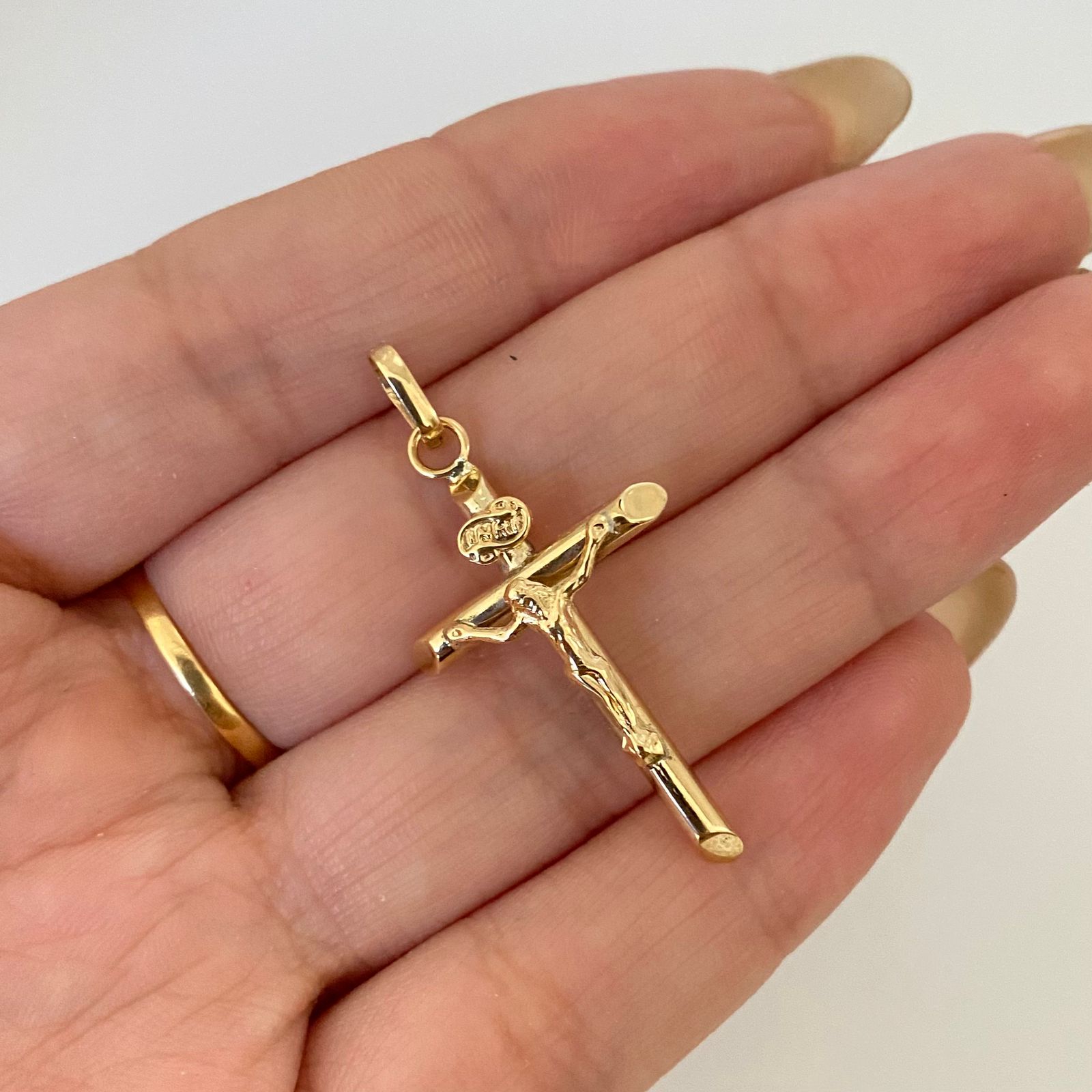 Dije cruz cristo liso Oro amarillo 18k 1,25 Gr / 4,0 Cm