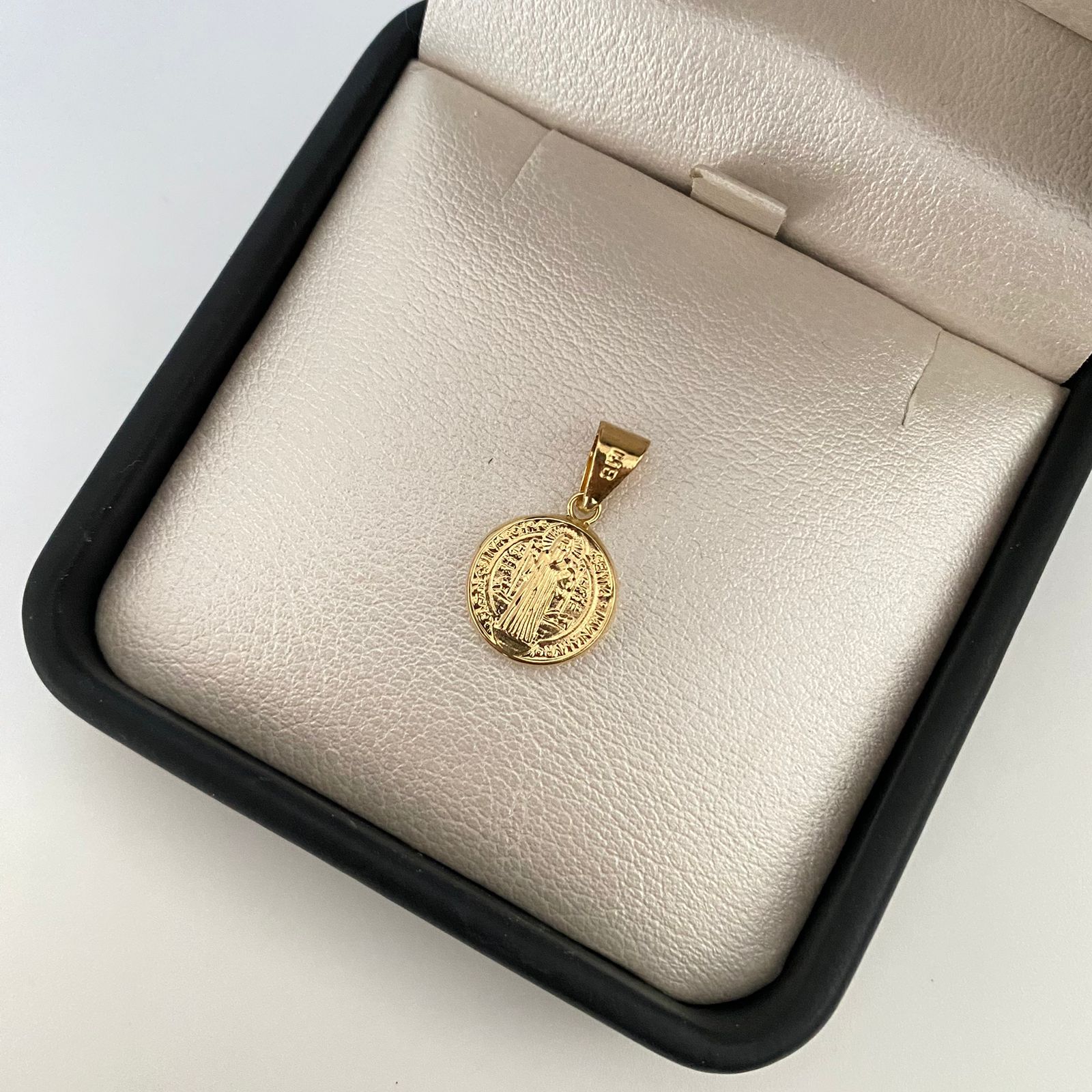 Dije san benito Oro amarillo 18k 0,8 Gr / 2,0 Cm