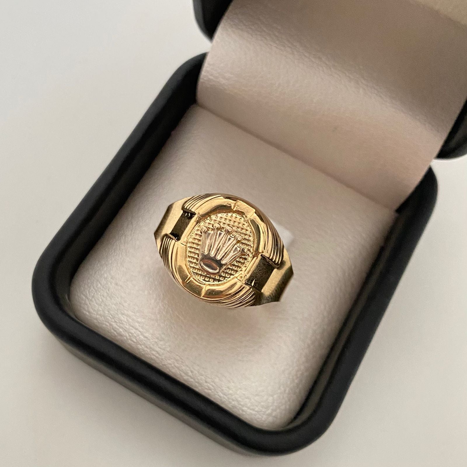 Anillo ovalo corona rx Oro amarillo y Oro blanco 18k / Talla 8 3/4 / 3,45 Gr