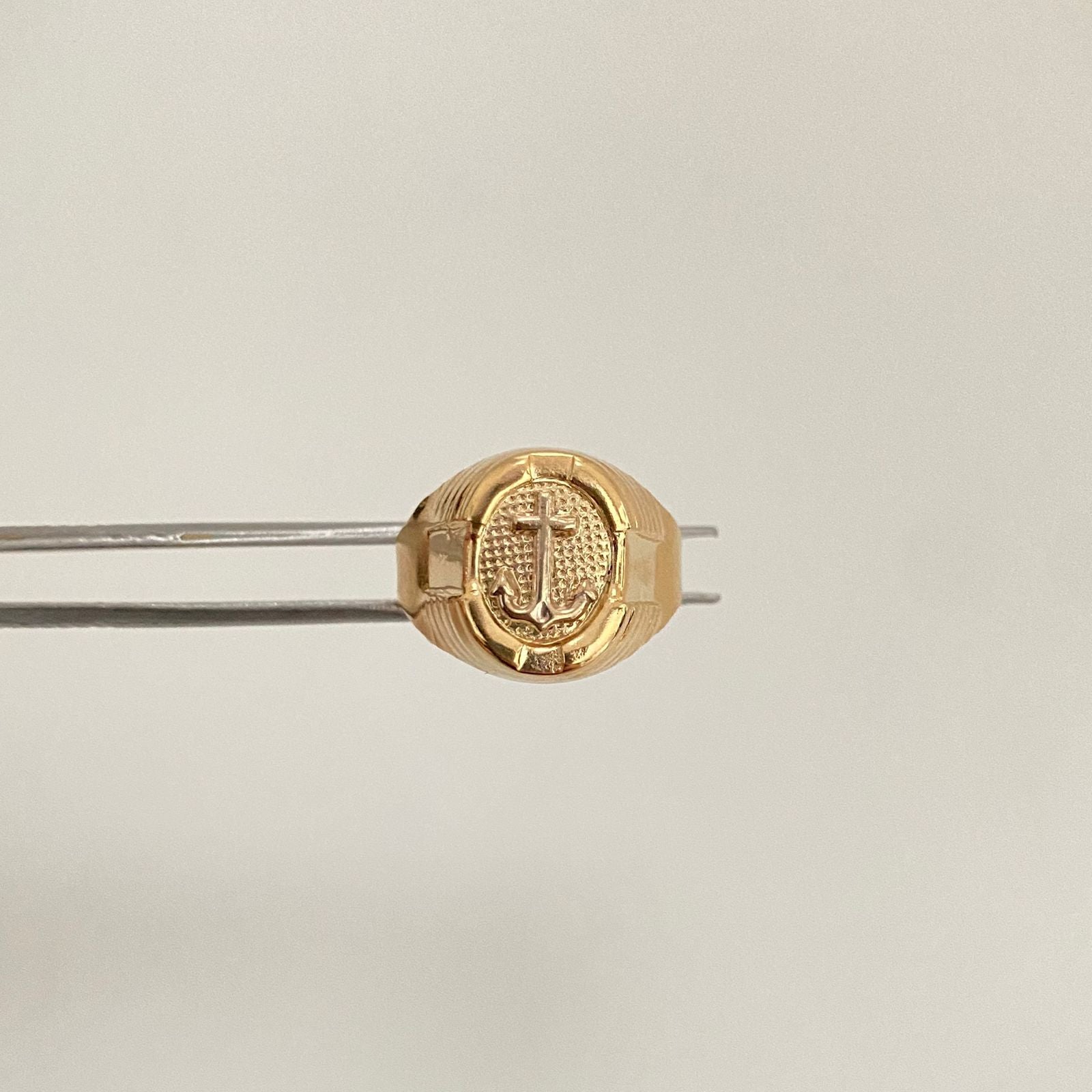Anillo ovalo ancla Oro amarillo y Oro blanco 18k / Talla 8 1/2 / 3,6 Gr