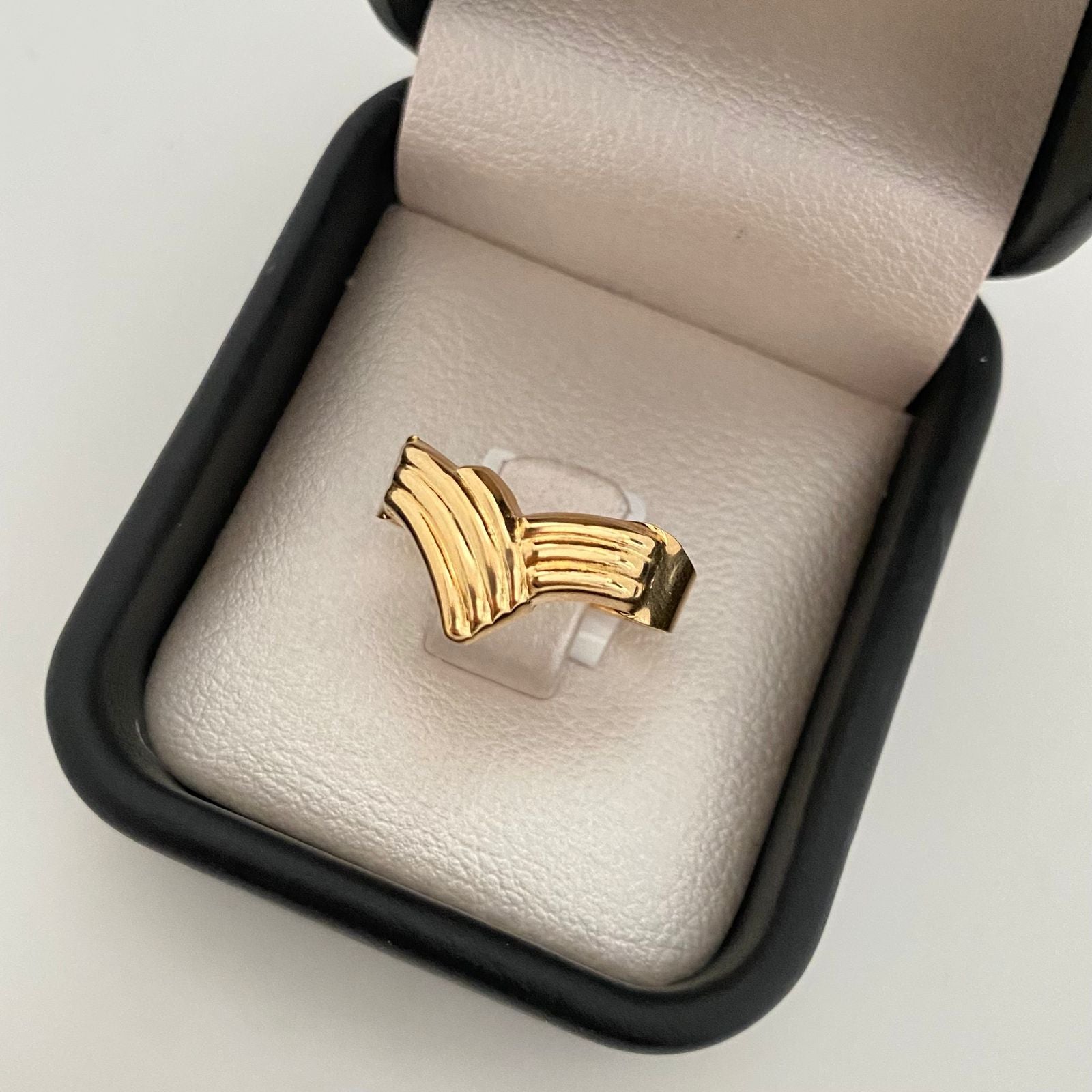 Anillo troquel en punta Oro amarillo 18k / Talla 7 1/2 / 1,7 Gr