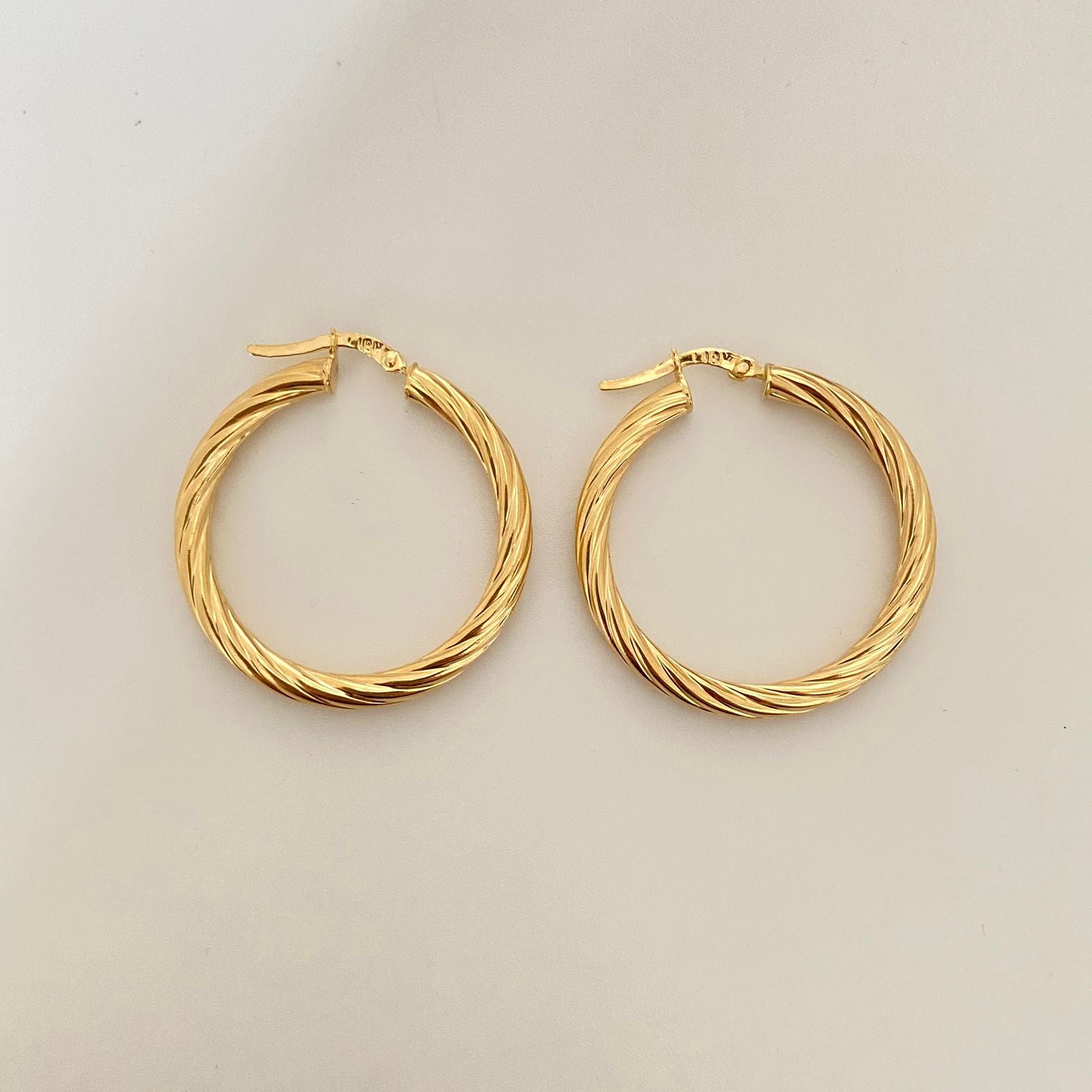 Candonga entorchada Oro amarillo 18k 3,8 Gr / 3,5 Cm