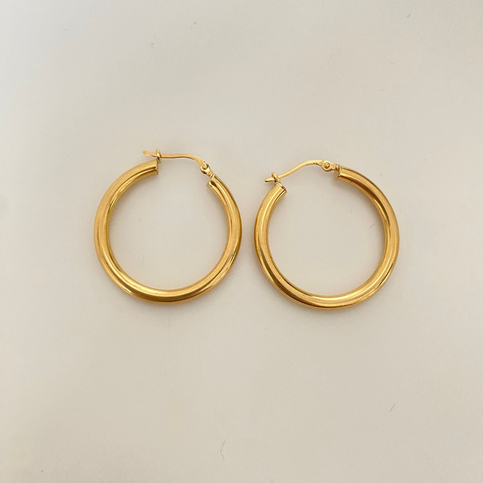 Candonga redonda lisa Oro amarillo 18k 4,2 Gr / 3,0 Cm