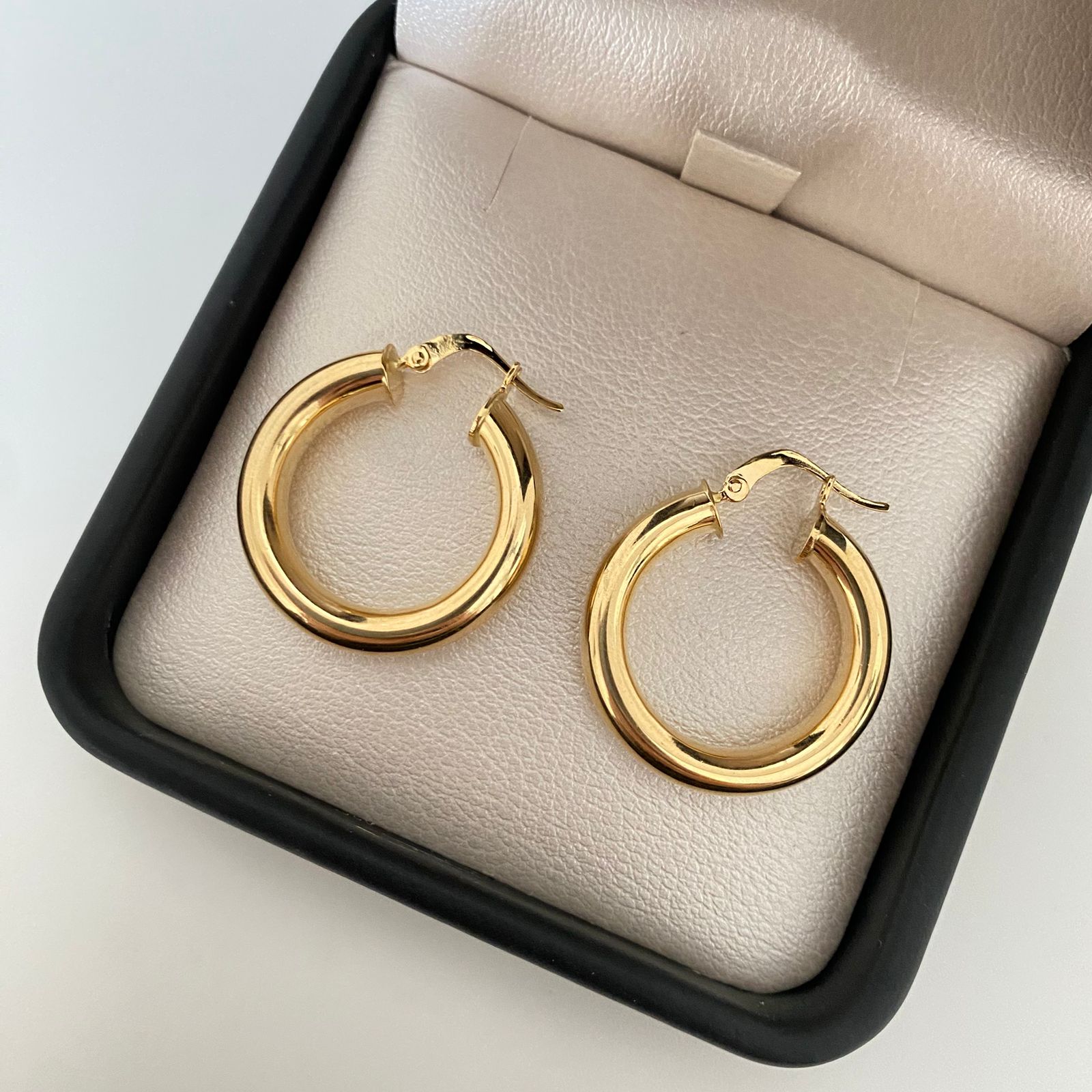 Candonga redonda lisa Oro amarillo 18k 4,4 Gr / 2,7 Cm