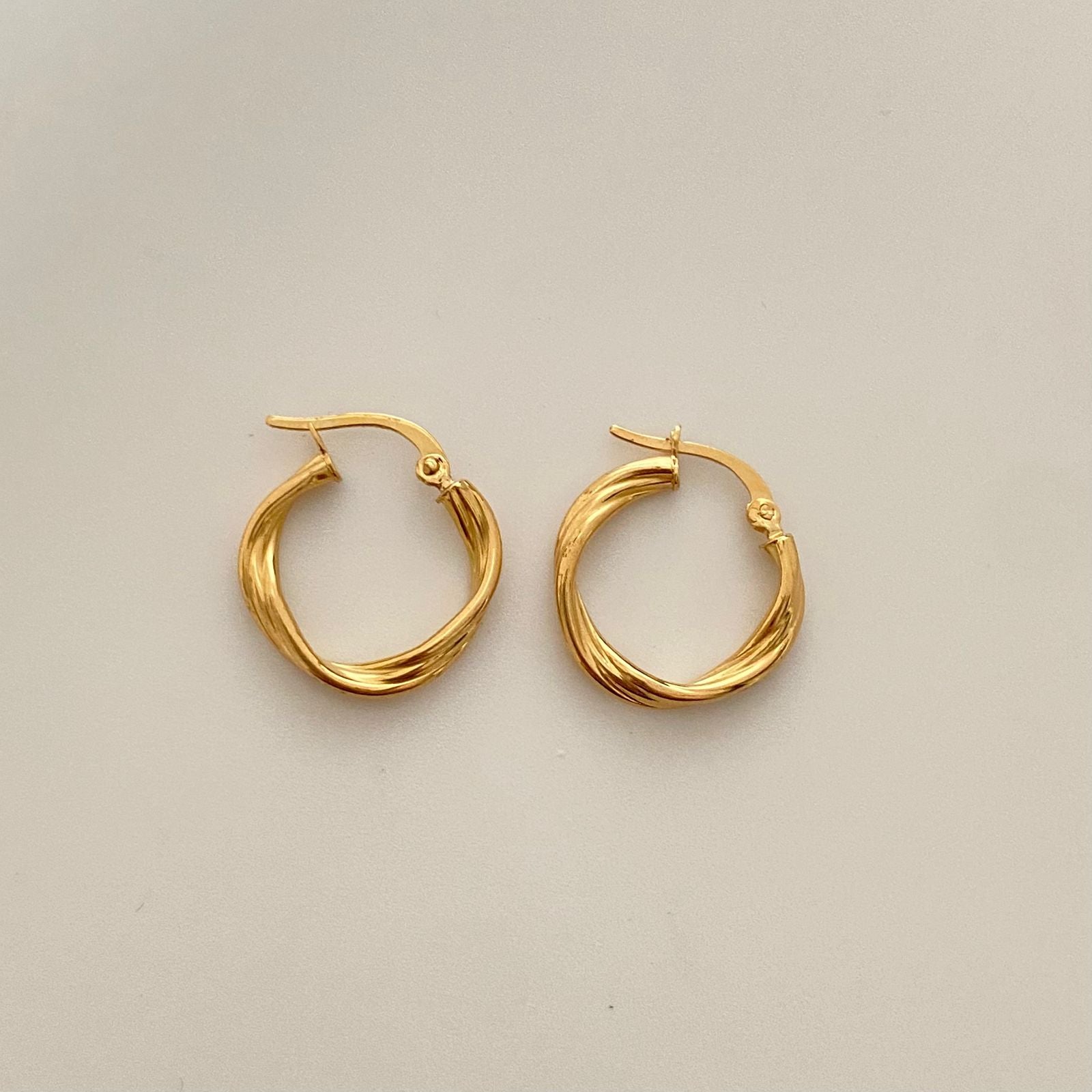 Candonga entorchada lineas Oro amarillo 18k 1,95 Gr / 2,0 Cm