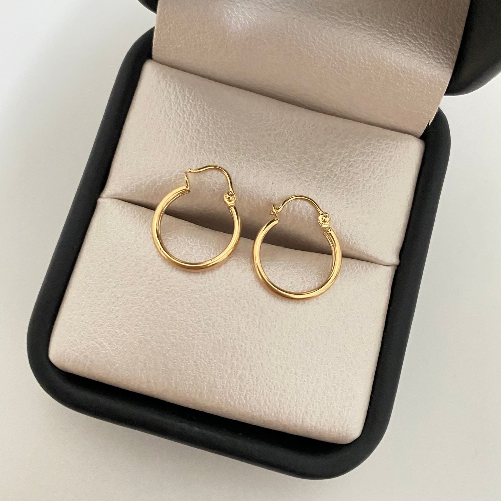 Candonga redonda lisa Oro amarillo 18k 1,2 Gr / 1,5 Cm