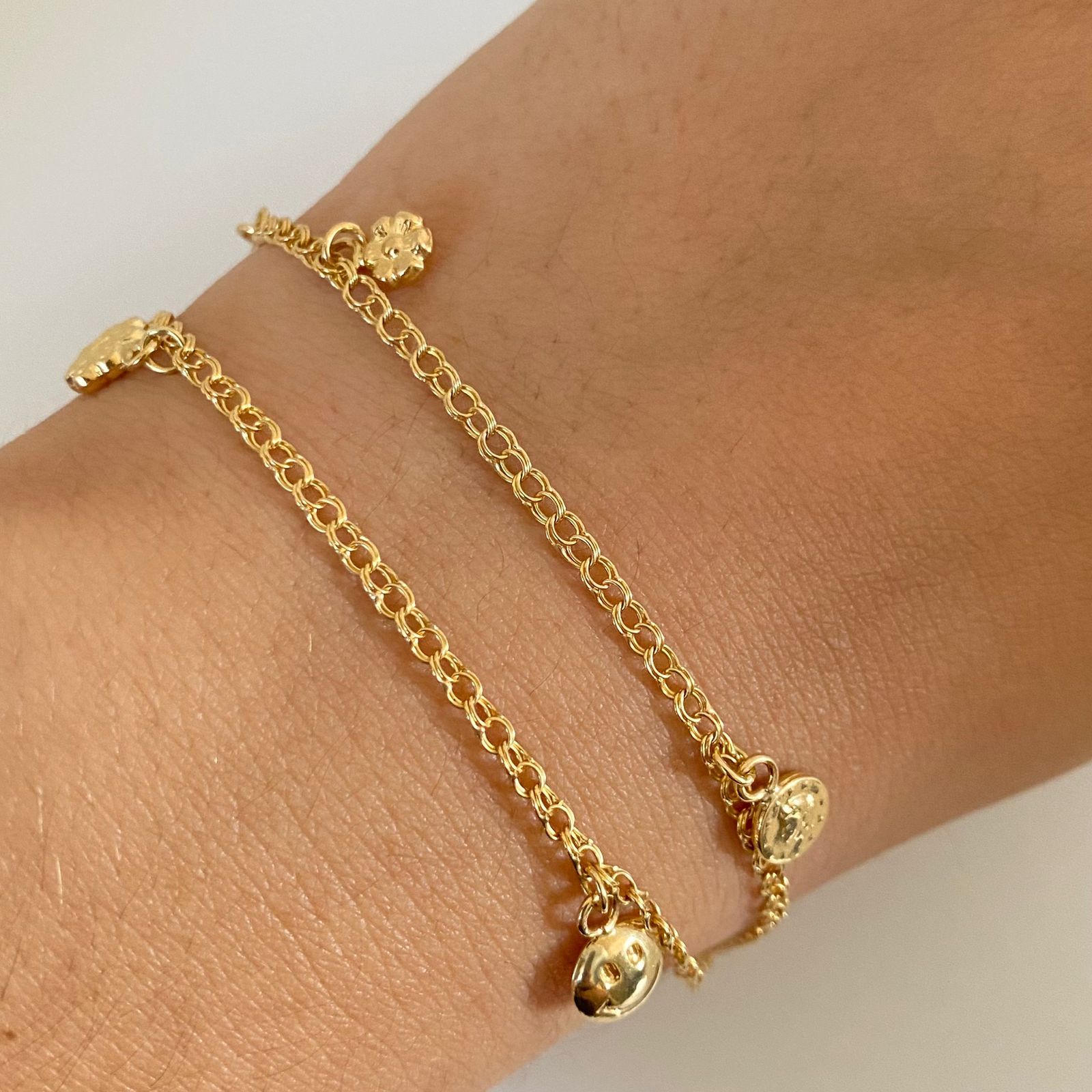 Tobillera aro seguido dijes Oro amarillo 18k 3,55 Gr / 2,3 mm / 25,5 Cm Broche 0,15