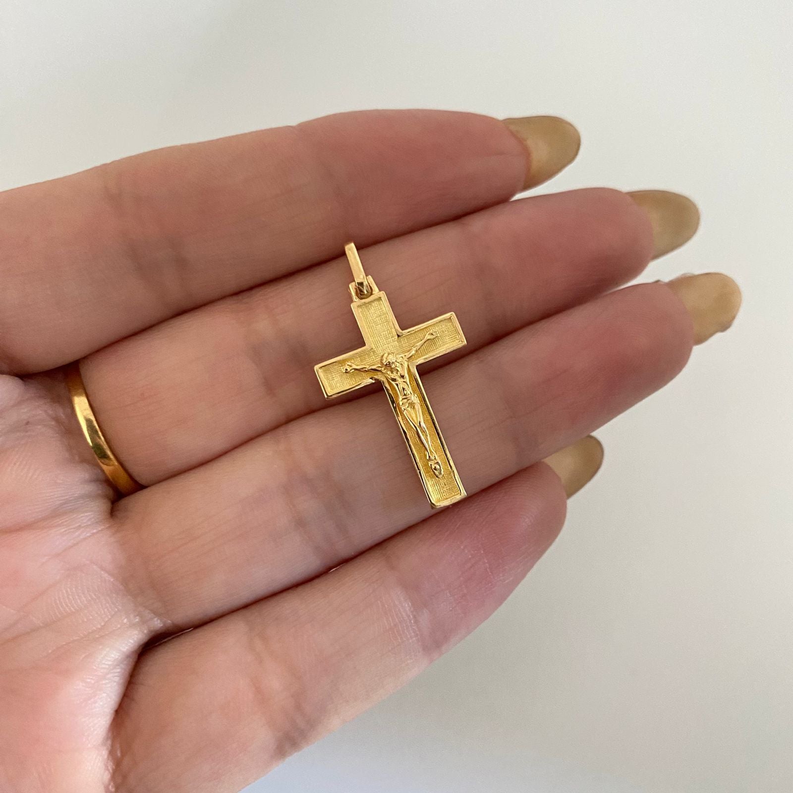 Dije cruz cristo Oro amarillo 18k 2,3 Gr / 3,0 Cm