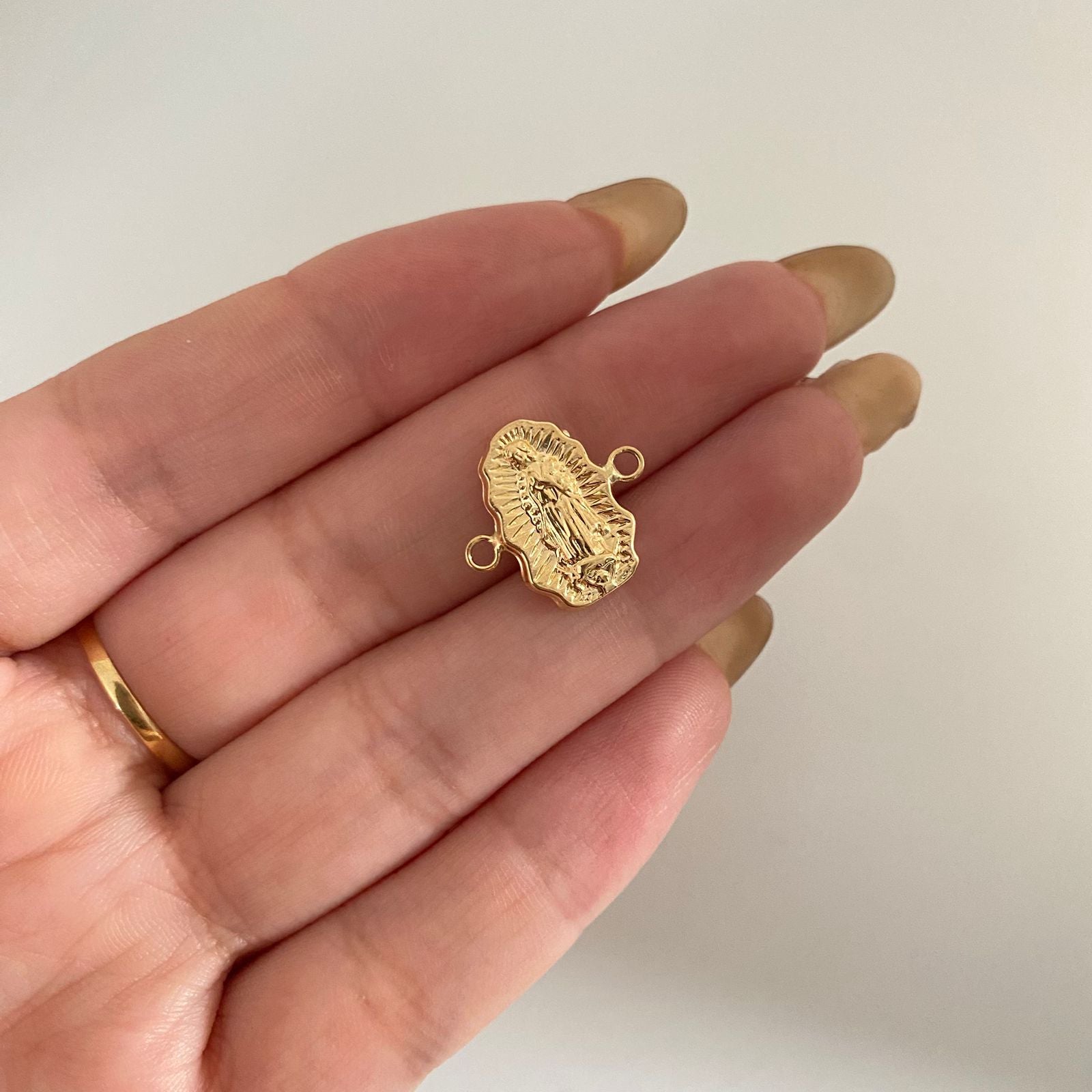 Herraje silueta virgen guadalupe Oro amarillo 18k 0,95 Gr / 1,6 Cm