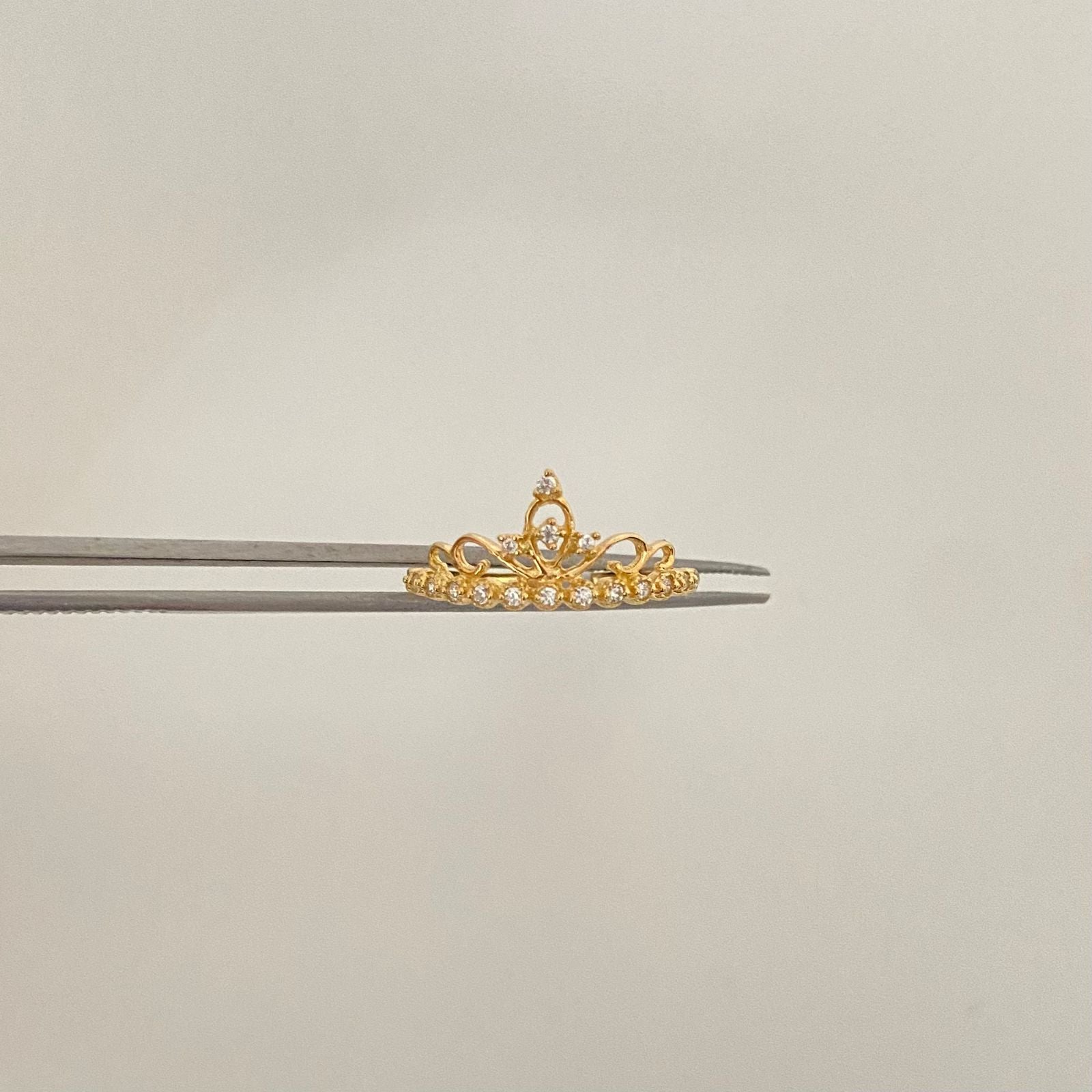 Anillo tiara 15´s casting Oro amarillo 18k / Talla 8 / 1,65 Gr