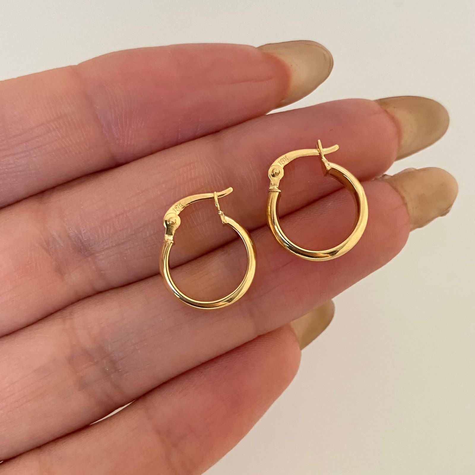 Candonga redonda lisa Oro amarillo 18k 1,15 Gr / 1,4 Cm