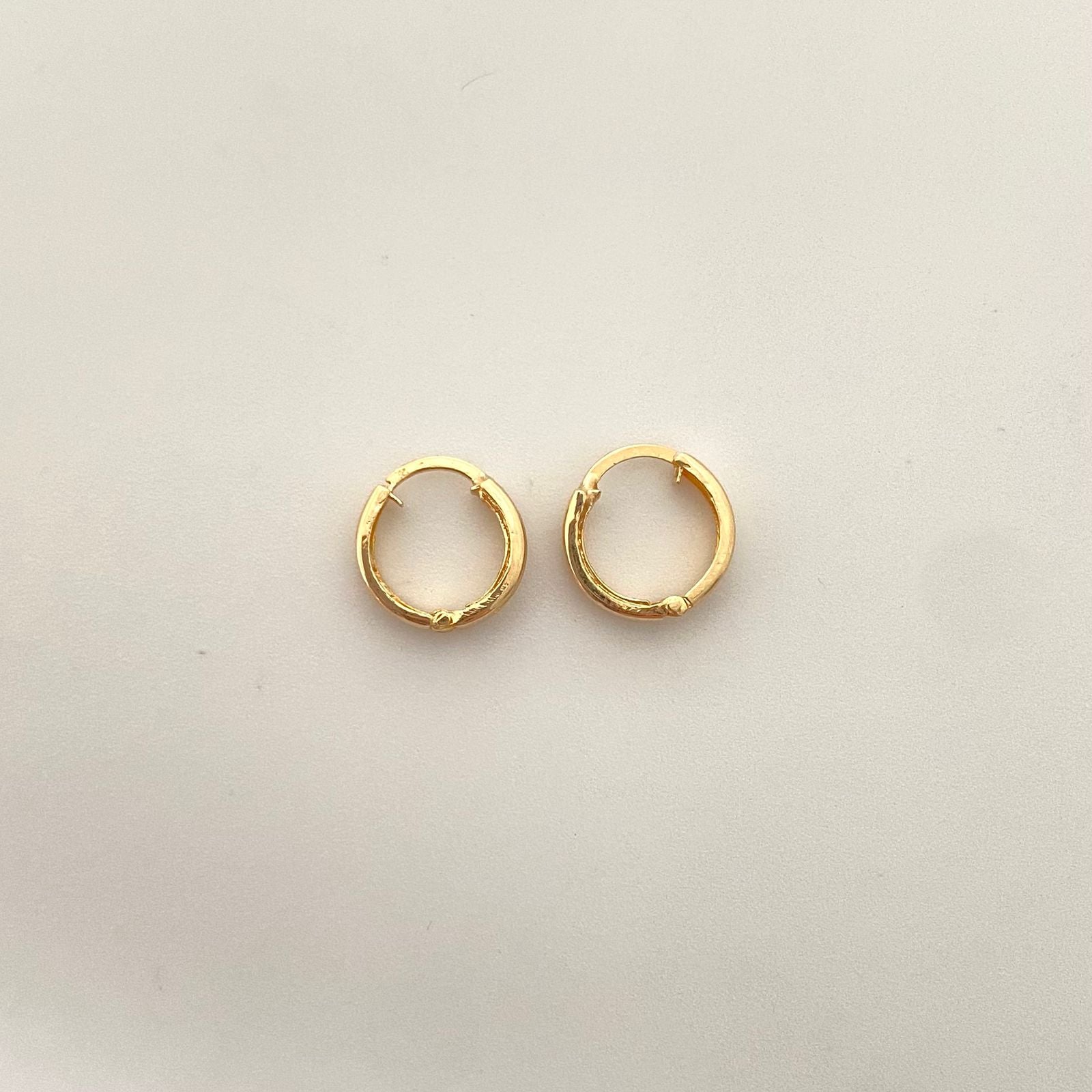 Candonga circones blancos Oro amarillo 18k 0,9 Gr / 1,1 Cm