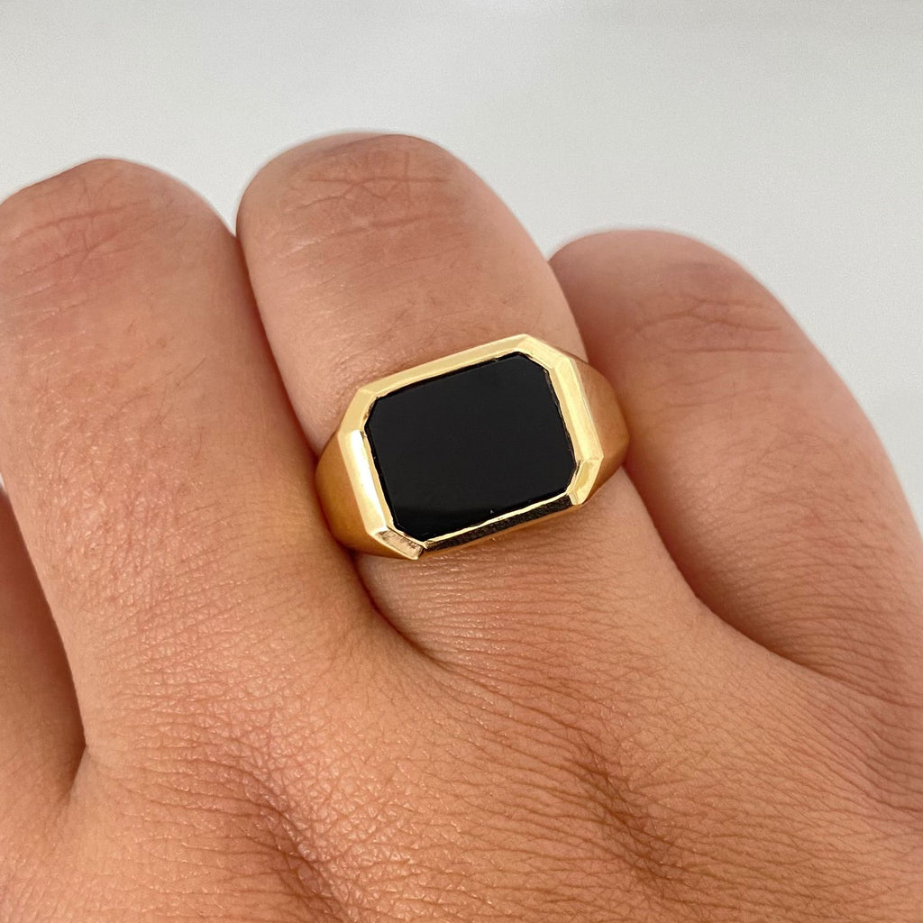 Anillo onix (POR FABRICACIÓN) Oro amarillo 18k / Talla 9 / 7,40 Gr
