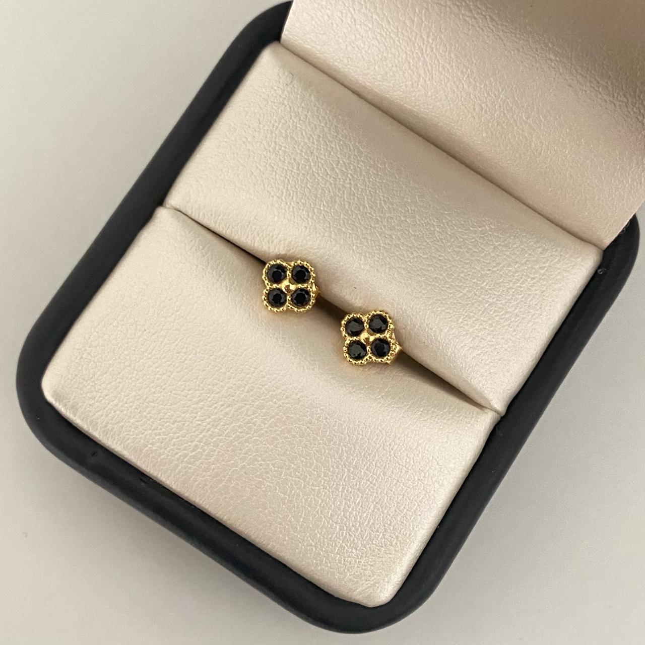 Topos trébol casting negro Oro amarillo 18k 1,35 Gr / 5,4 mm