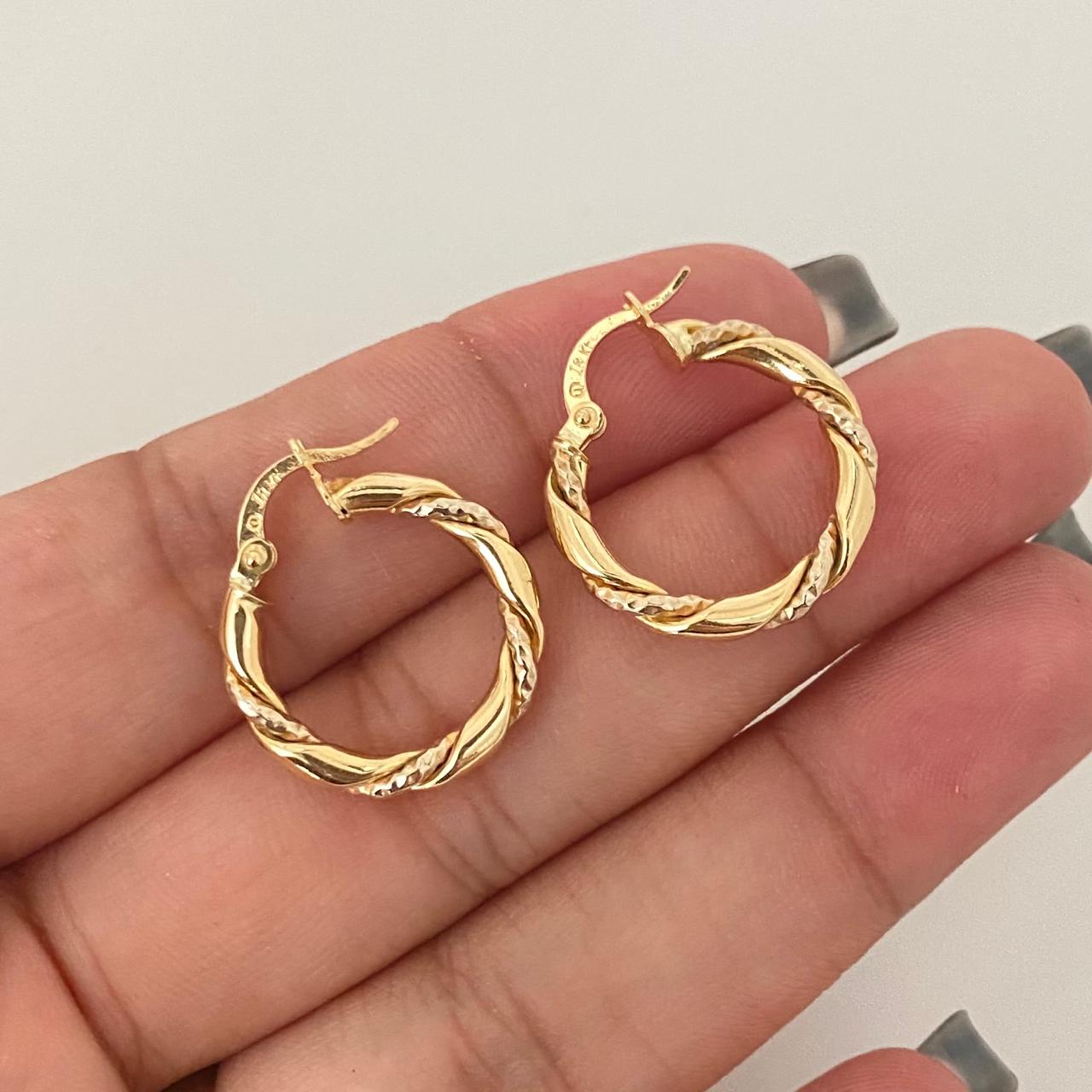 Candonga entorchada lisa diamantada Oro amarillo 18k 2,15 Gr / 2,3 Cm