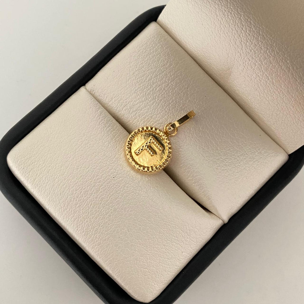 Dije letra F Oro amarillo 18k 0,75 Gr / 2,0 Cm