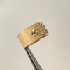 Anillo nombre Maria esmeraldas circones blancos (POR FABRICACIÓN) Oro amarillo 18k / Talla 10 / 10,45 Gr