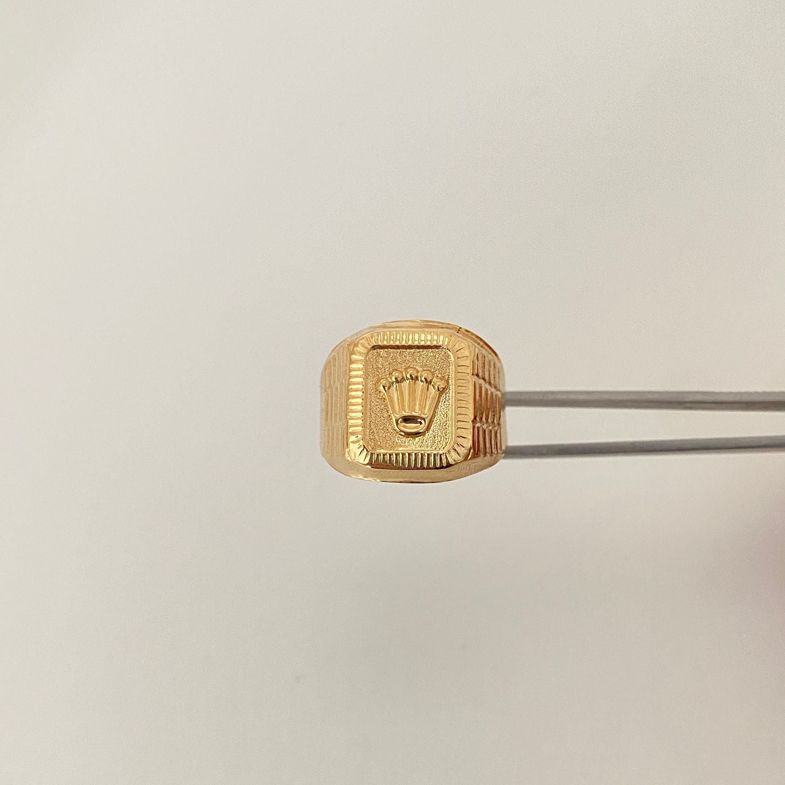 Anillo troquelado cuadro rx Oro amarillo 18k / Talla 11 / 3,65 Gr