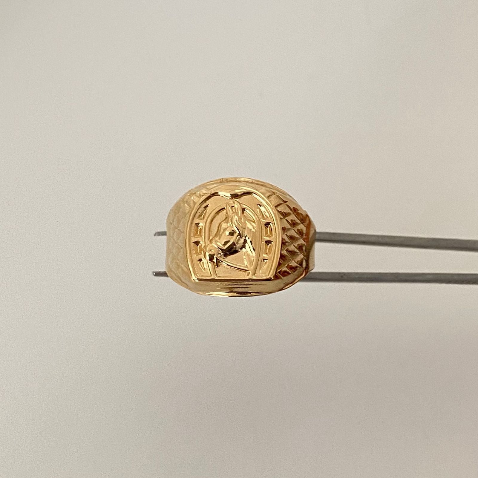 Anillo troquelado herradura / Talla 10 / 3,9 Gr