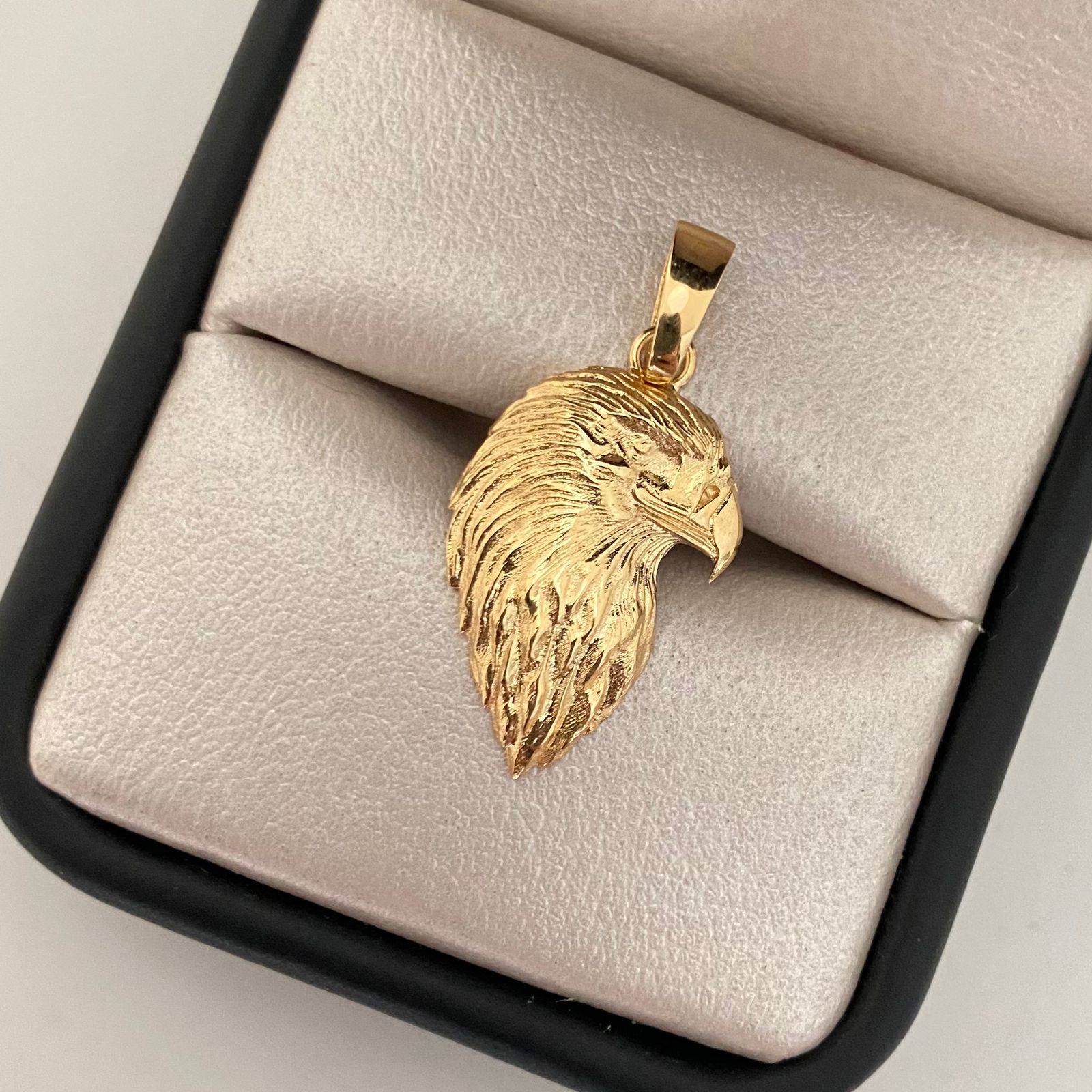 Dije aguila (POR FABRICACIÓN) Oro amarillo 18k 4,70 Gr / 3,0 Cm