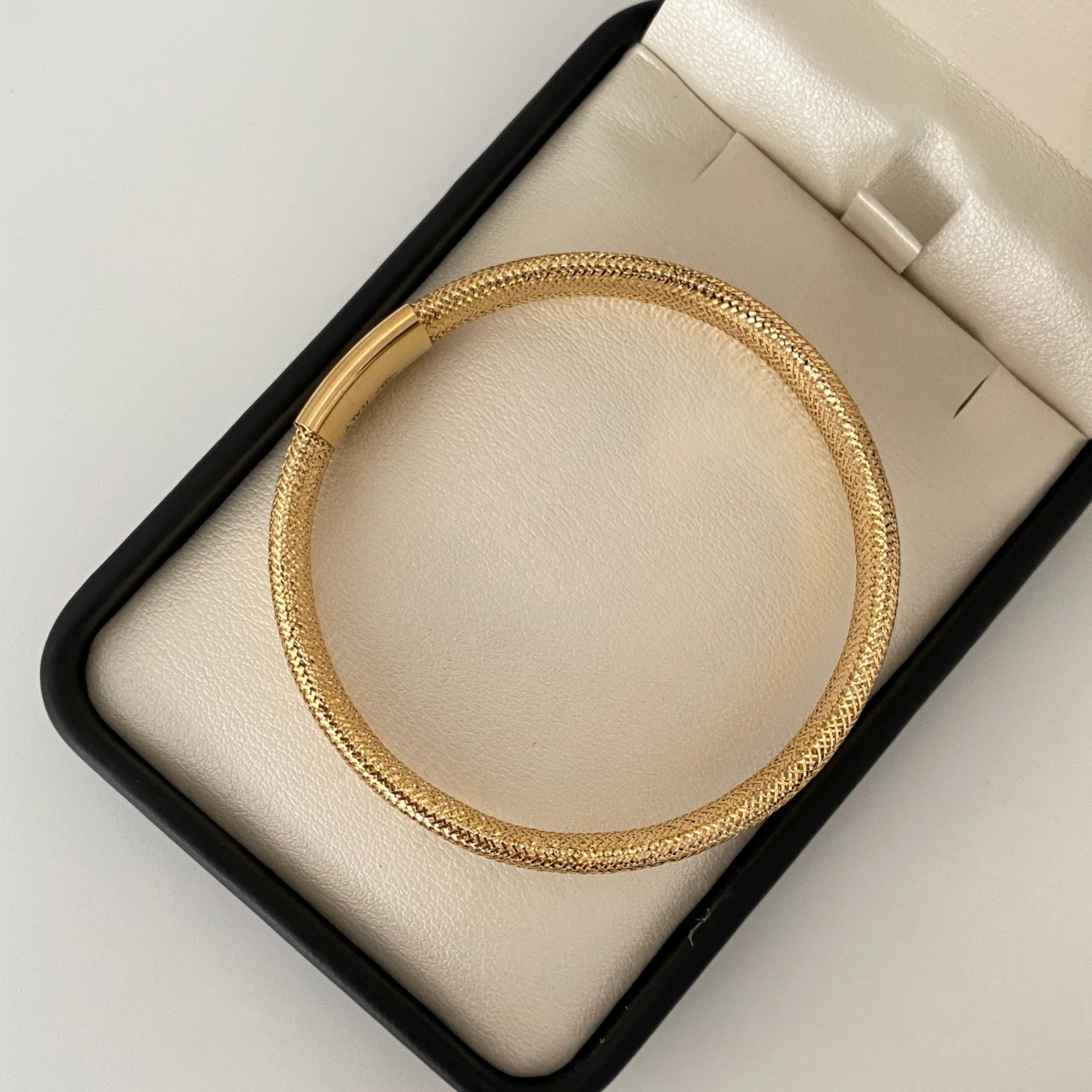 Aro It resortado Oro amarillo 18k +5 / 3,80 Gr / 8,9 mm / 19 Cm