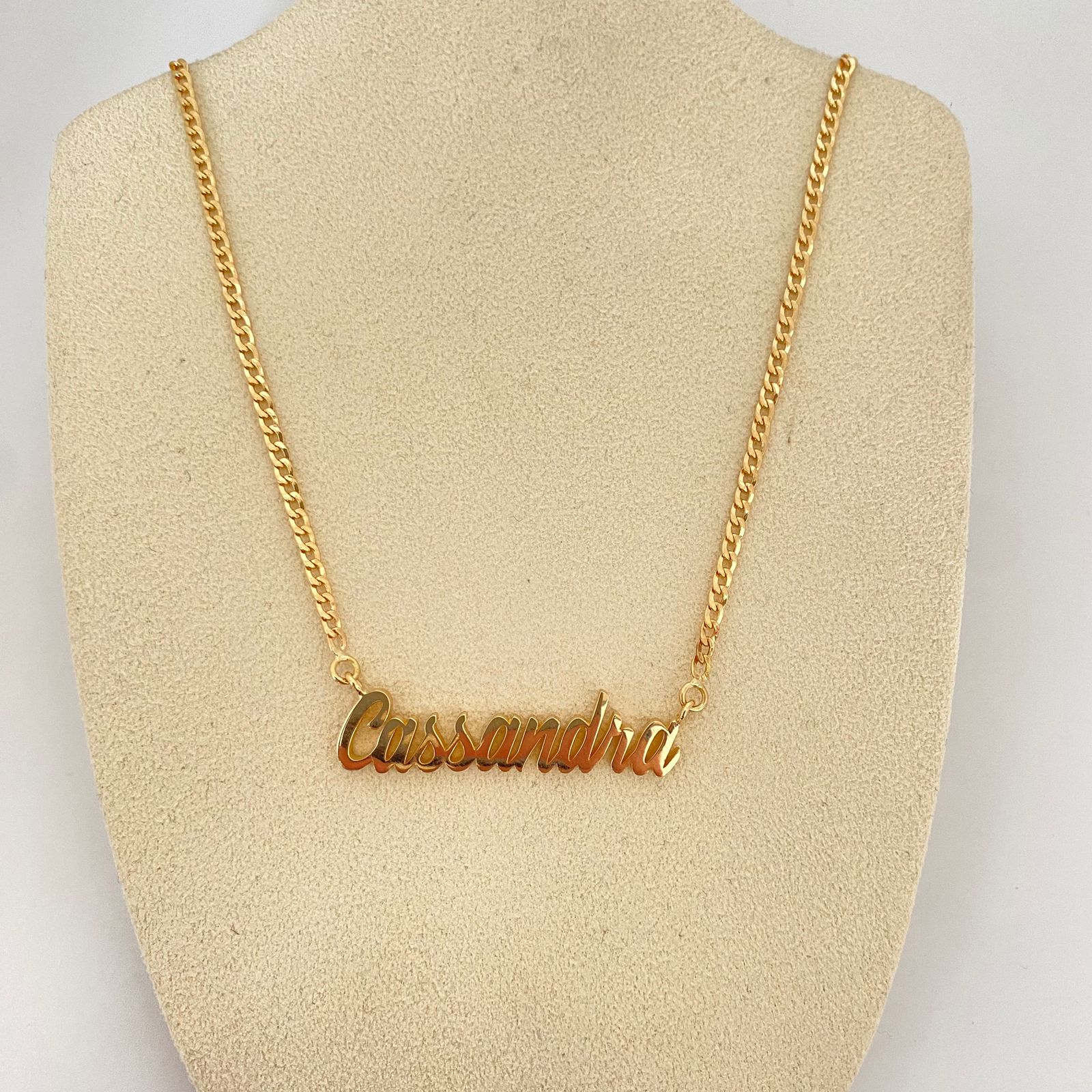 Herraje nombre (POR FABRICACION)  Oro amarillo 18k 4,65 Gr / 4 Cm