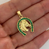 Dije herradura con caballo y circones verdes  Oro amarillo 18k 3,45 Gr / 2,6 Cm
