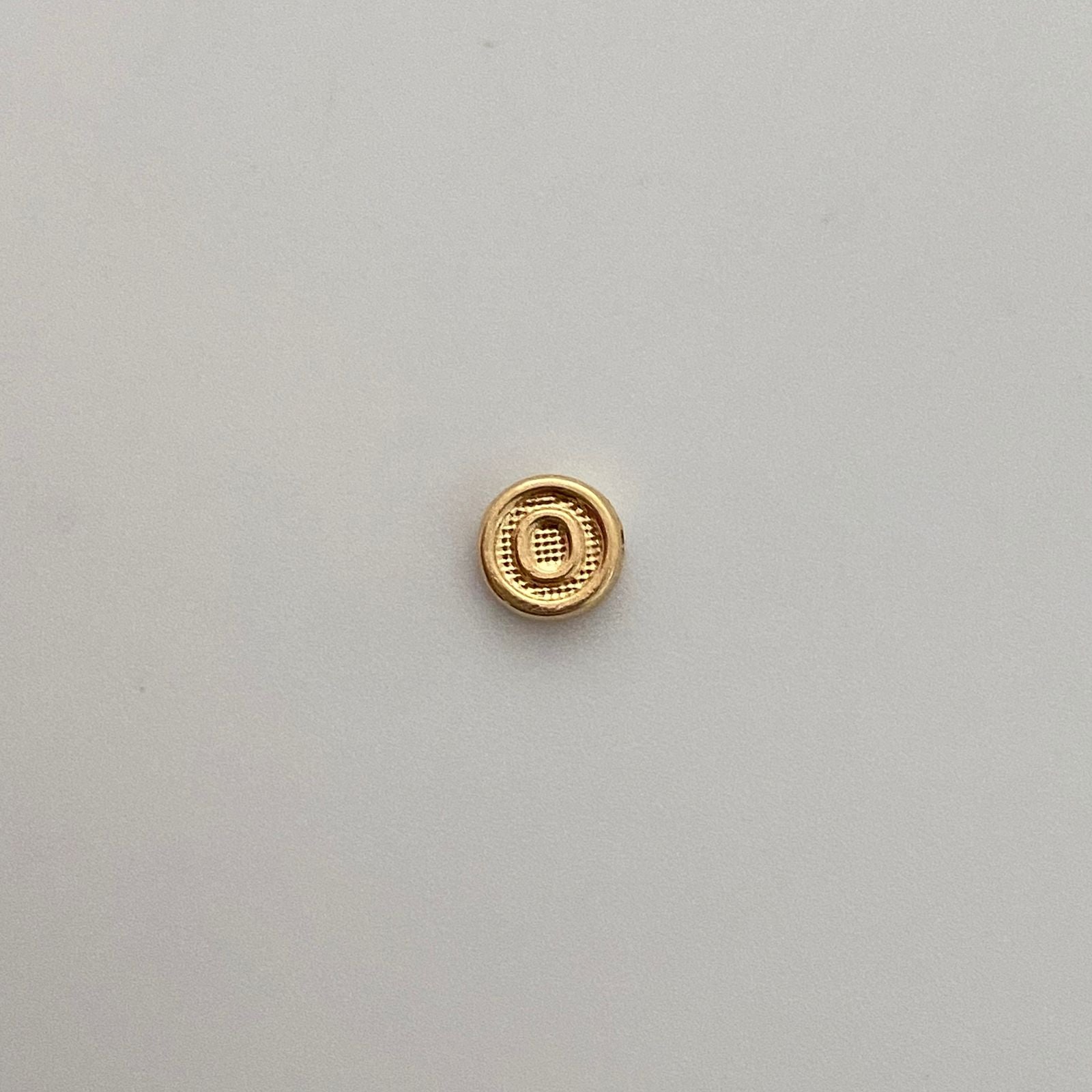herraje letra o oro amarillo 18k 0,20 gr / 0,5 cm