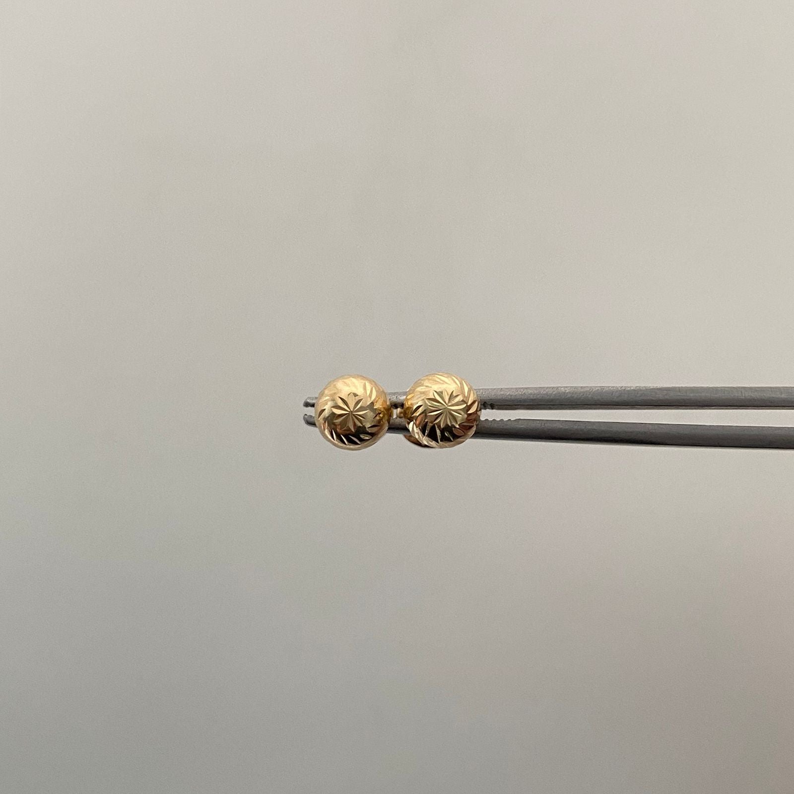 Topos Bola Diamantada 6mm Oro amarillo 18k 0,7 Gr