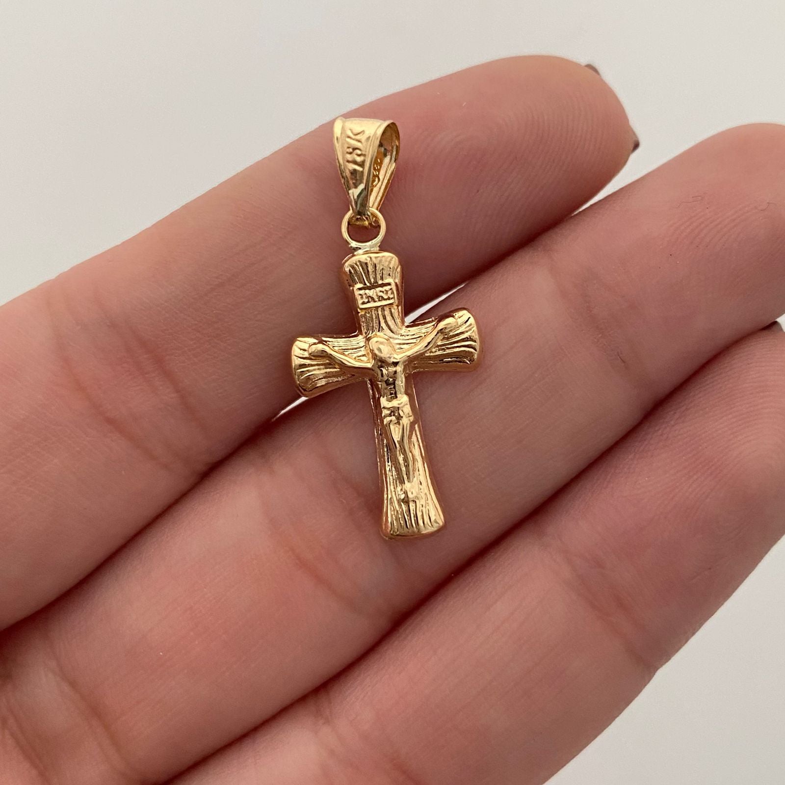 Dije Cruz Cristo Oro amarillo 18k 0,8 Gr / 13,3 mm / 3 Cm