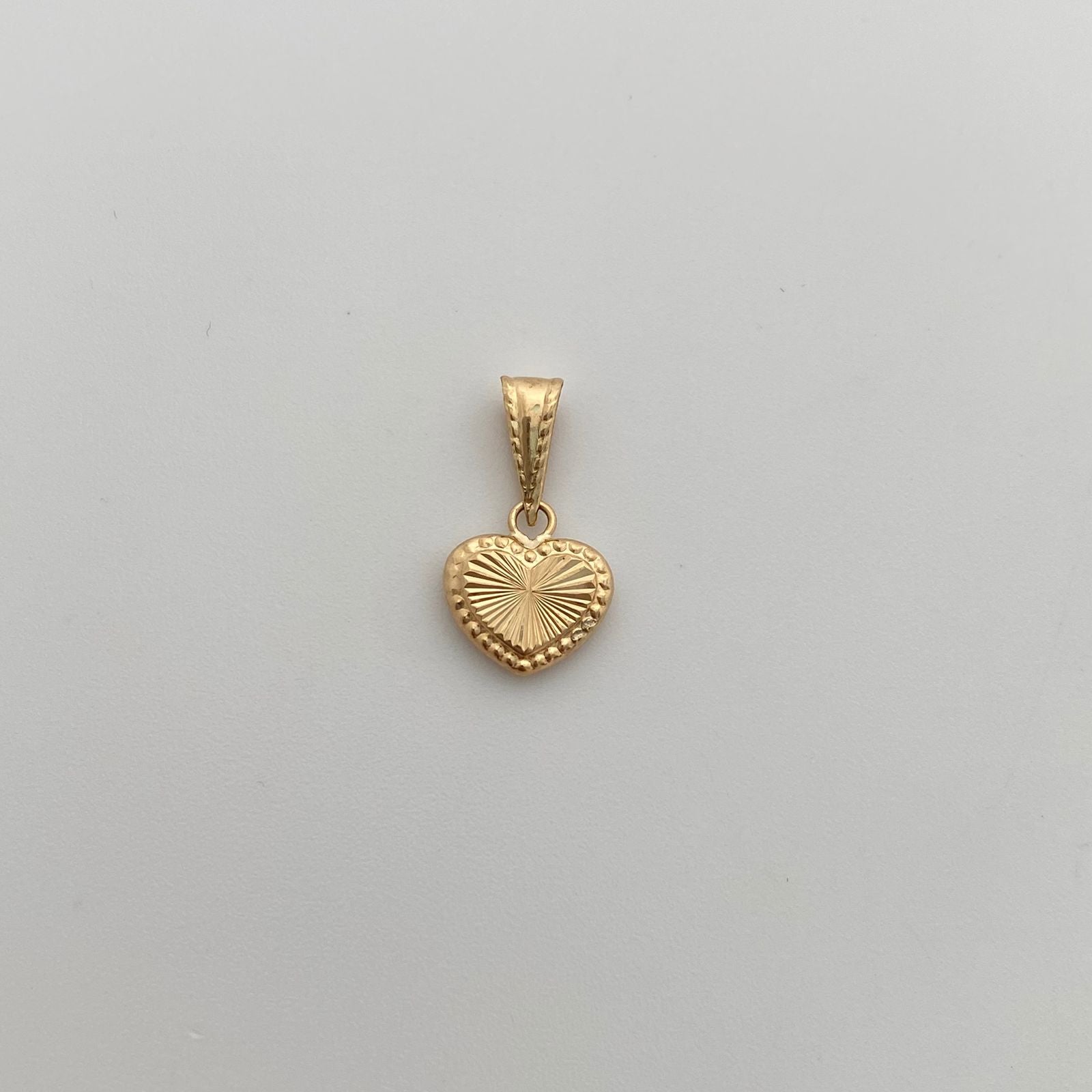 Dije Corazon diamantado Oro amarillo 18k 0,45 Gr / 10 mm / 1,8 Cm
