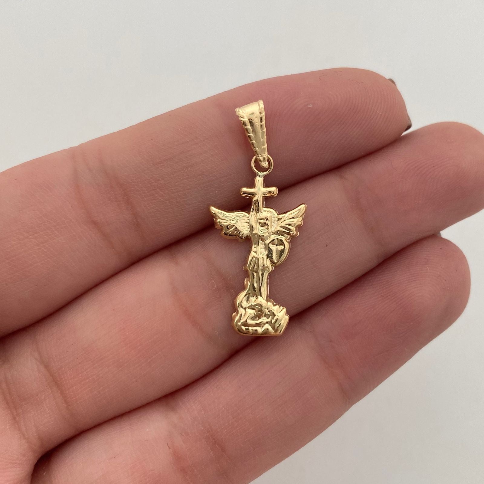 Dije San Miguel Arcangel Oro amarillo 18k 0,75 Gr / 12,3 mm / 3 Cm