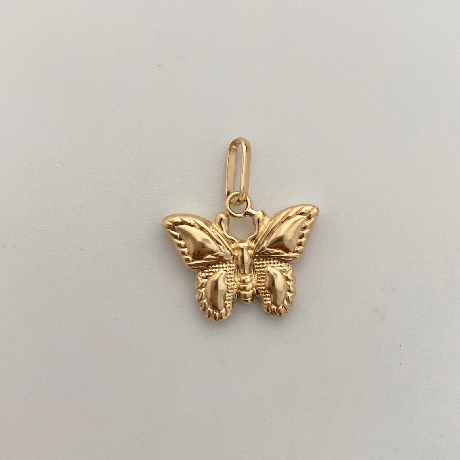 Dije Mariposa Oro amarillo 18k 1,3 Gr / 17,7 mm / 2 Cm