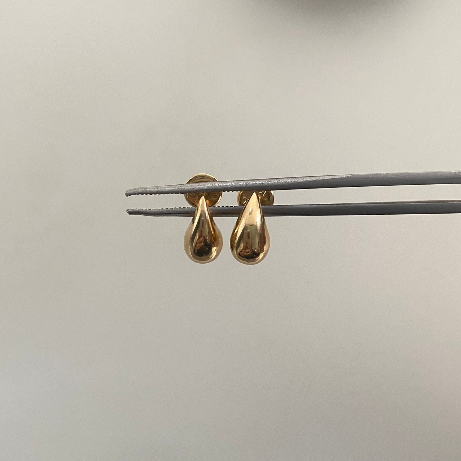 Topos Mini Gota Oro amarillo 18k 0,9 Gr / 5,6 mm