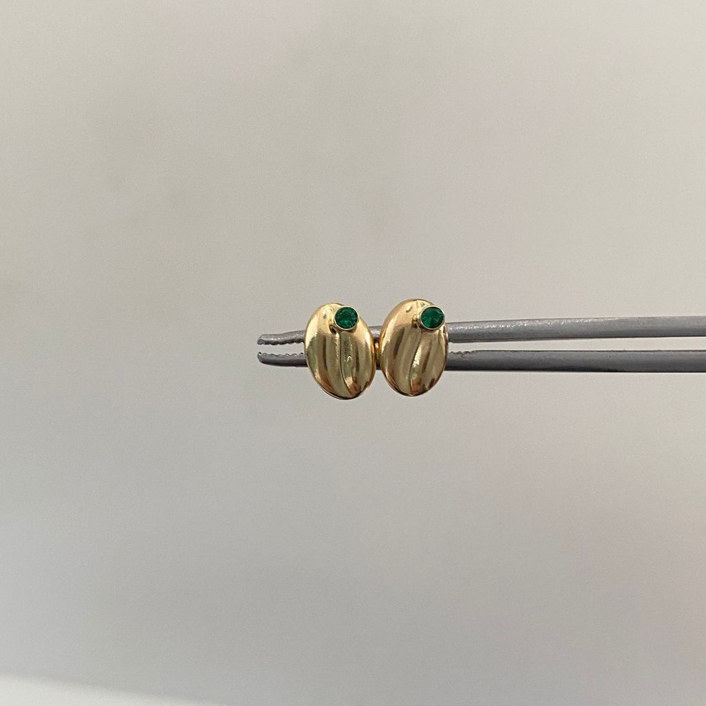 Topos Grano cafe circon verde Oro amarillo 18k 0,7 Gr / 5,3 mm