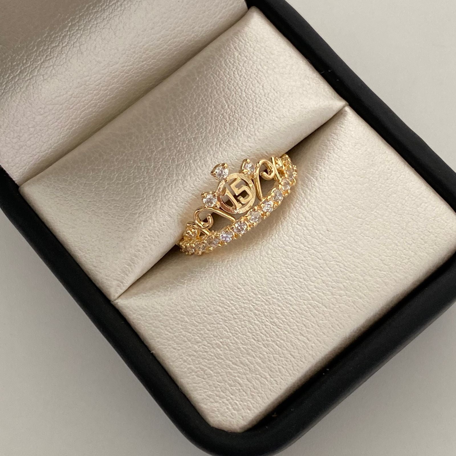 Anillo 15 Casting Blanco Oro amarillo 18k / Talla 5 1/2 / 2,15 Gr