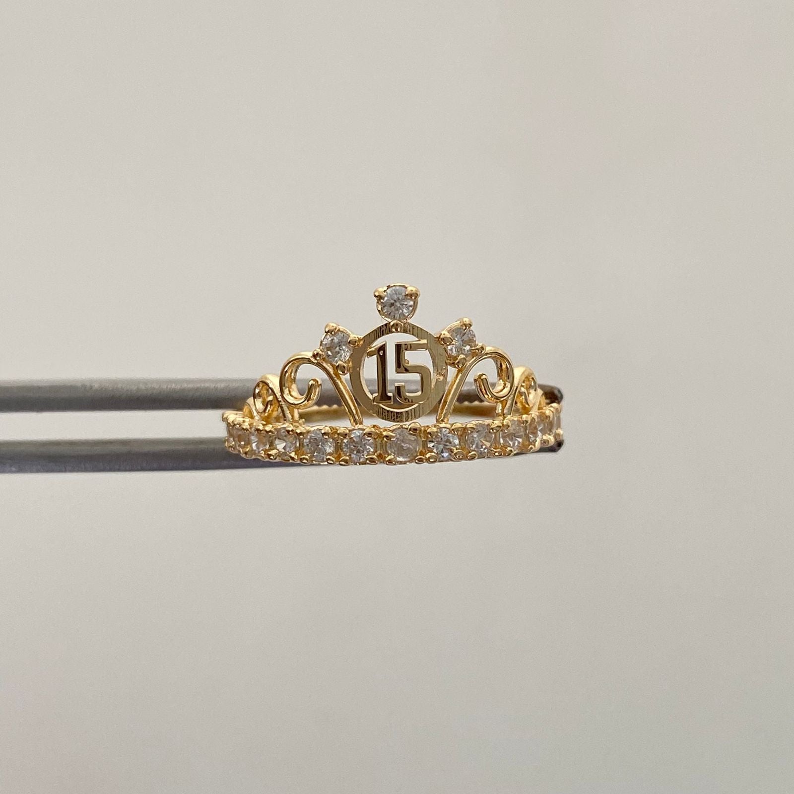 Anillo 15 Casting Blanco Oro amarillo 18k / Talla 5 1/2 / 2,15 Gr
