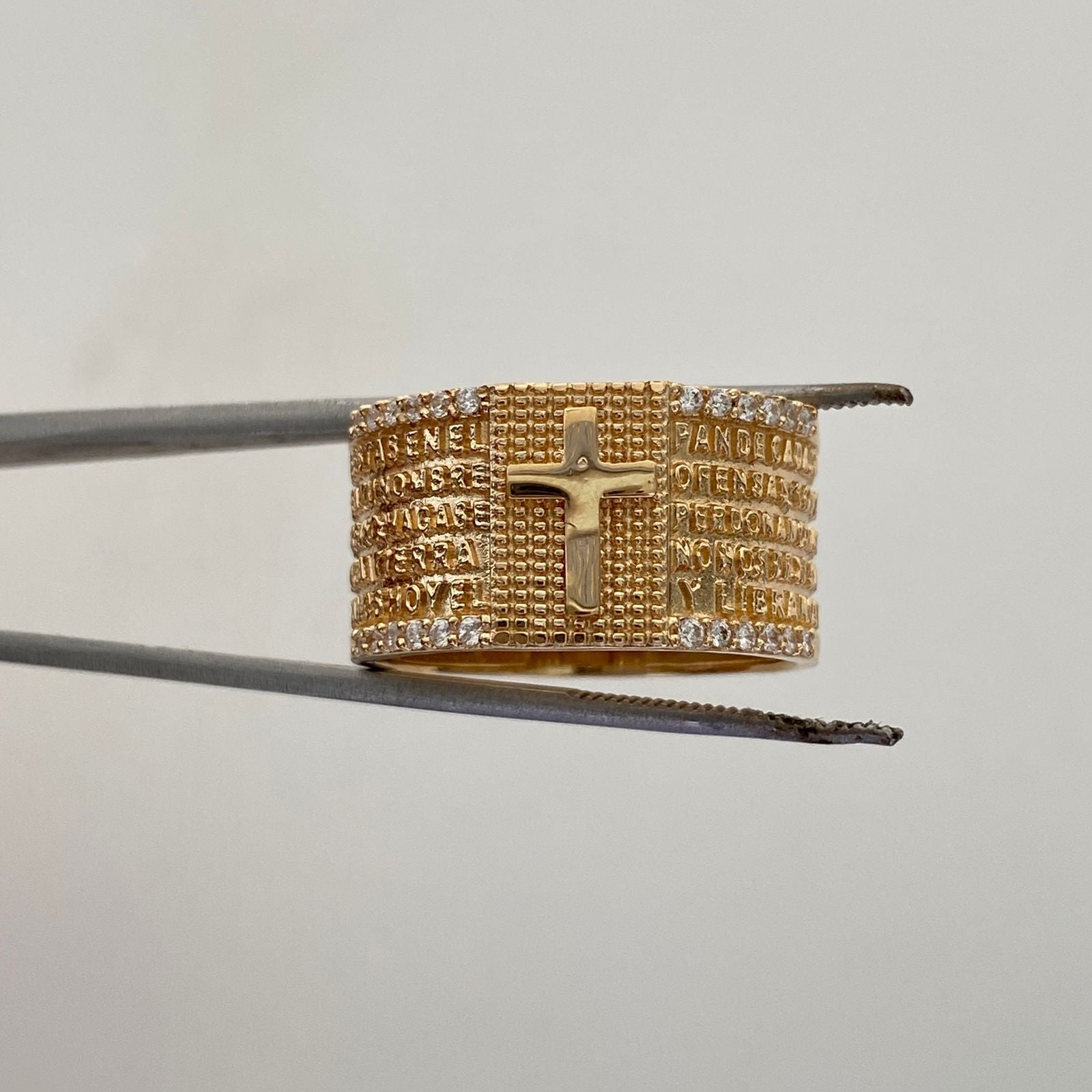 Anillo Padre Nuestro Oro amarillo 18k / Talla 10 1/2 / 9,55 Gr / 11,7 mm