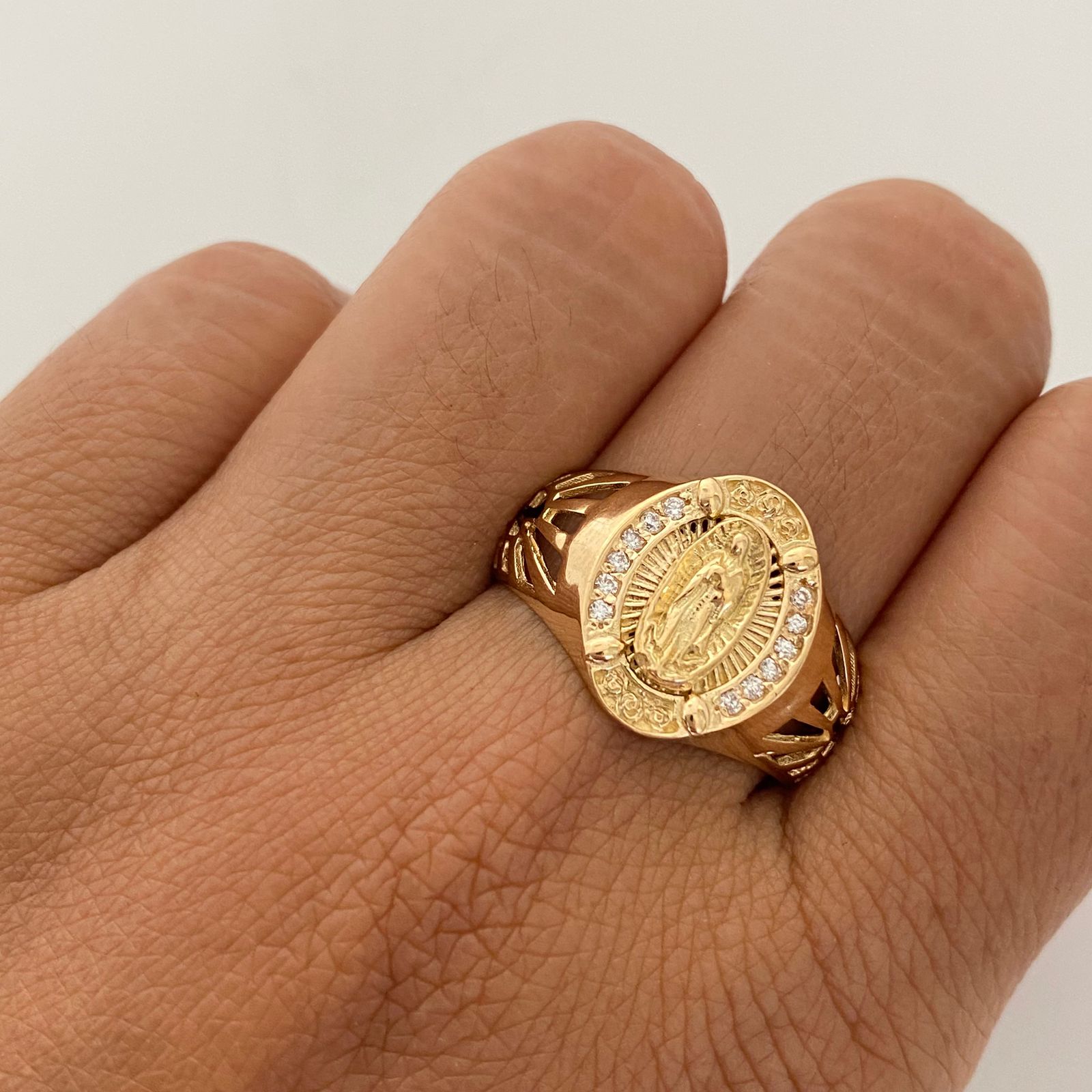 Anillo Guadalupe Casting Oro amarillo 18k / Talla 9 1/2 / 6,5 Gr / 6,3 mm