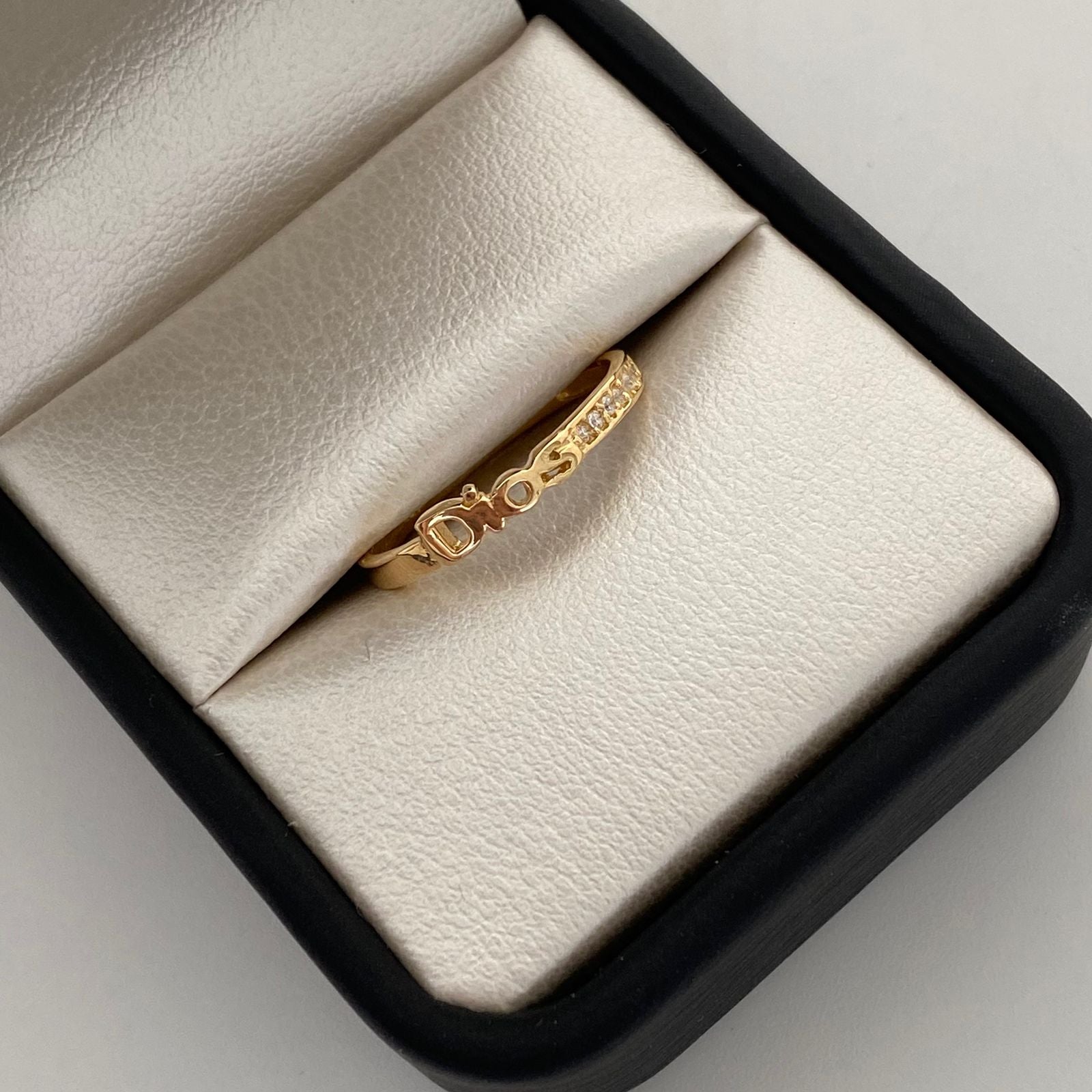 Anillo Dios Casting Oro amarillo 18k / Talla 7 / 1,35 Gr / 2,1 mm