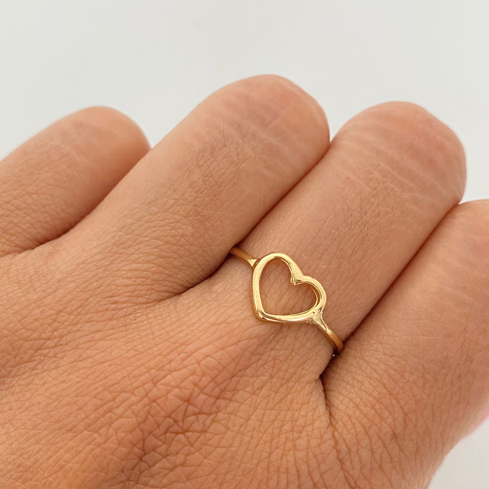 Anillo Corazon Silueta Oro amarillo 18k / Talla 8 / 1,25 Gr / 1,4 mm