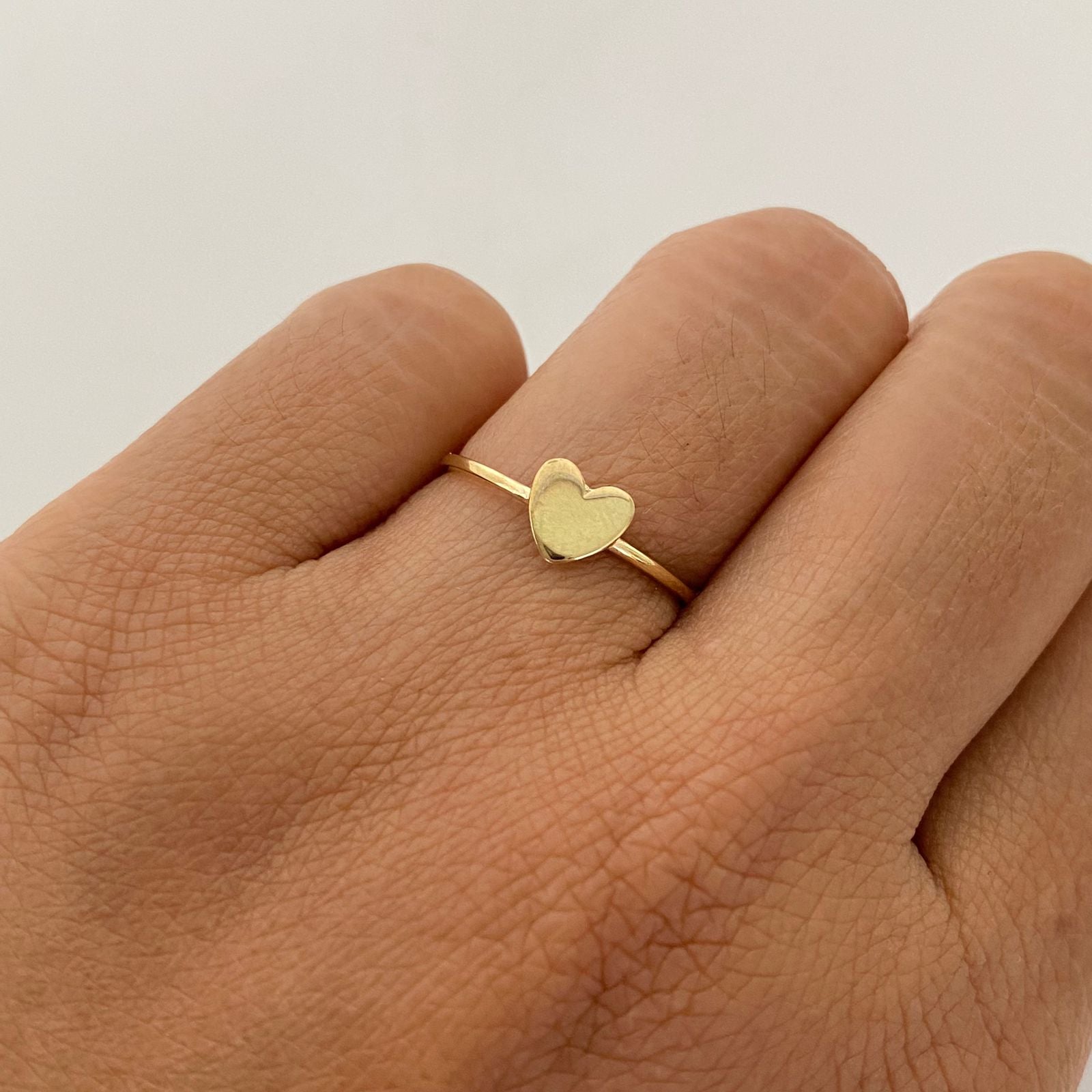 Anillo Corazon Liso Oro amarillo 18k / Talla 6 / 0,85 Gr / 1 mm
