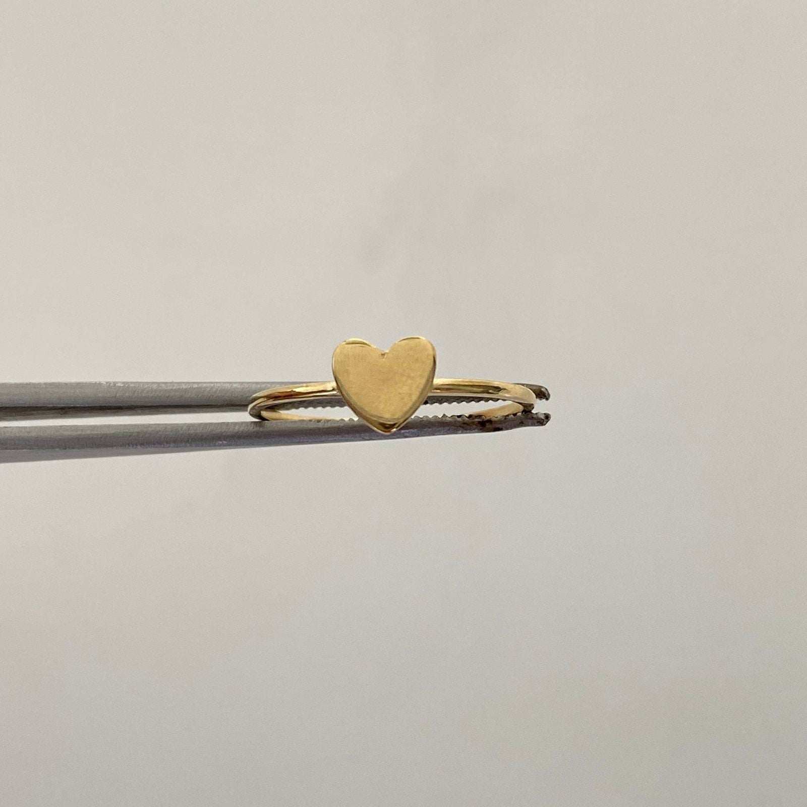 Anillo Corazon Liso Oro amarillo 18k / Talla 6 / 0,85 Gr / 1 mm