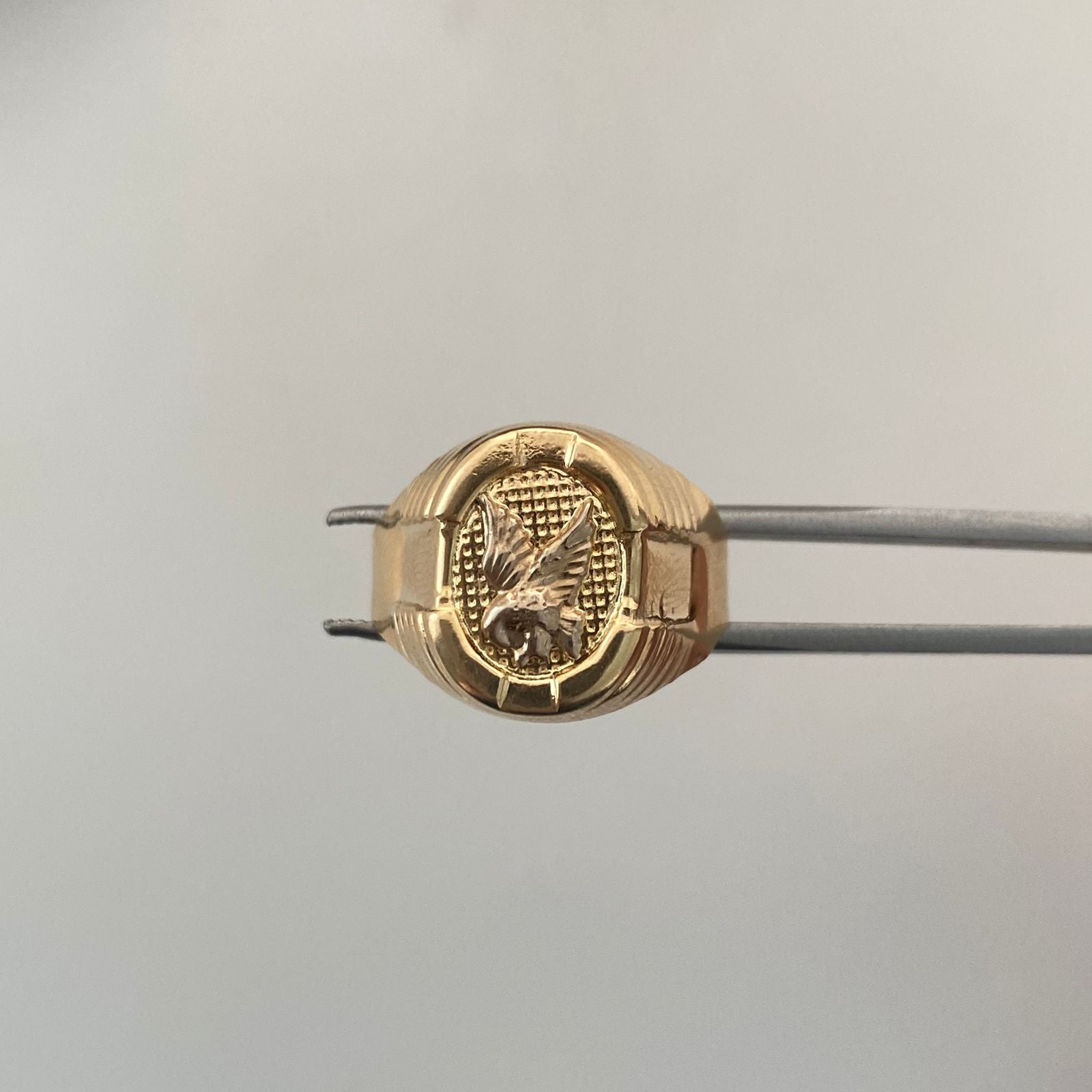 Anillo Troquel Aguila Oro amarillo y Oro blanco 18k / Talla 9 / 3,7 Gr / 4,2 mm