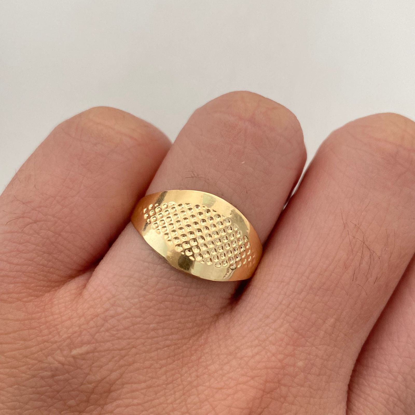 Anillo Troquel Puntos Oro amarillo 18k / Talla 8 / 1,4 Gr / 3 mm