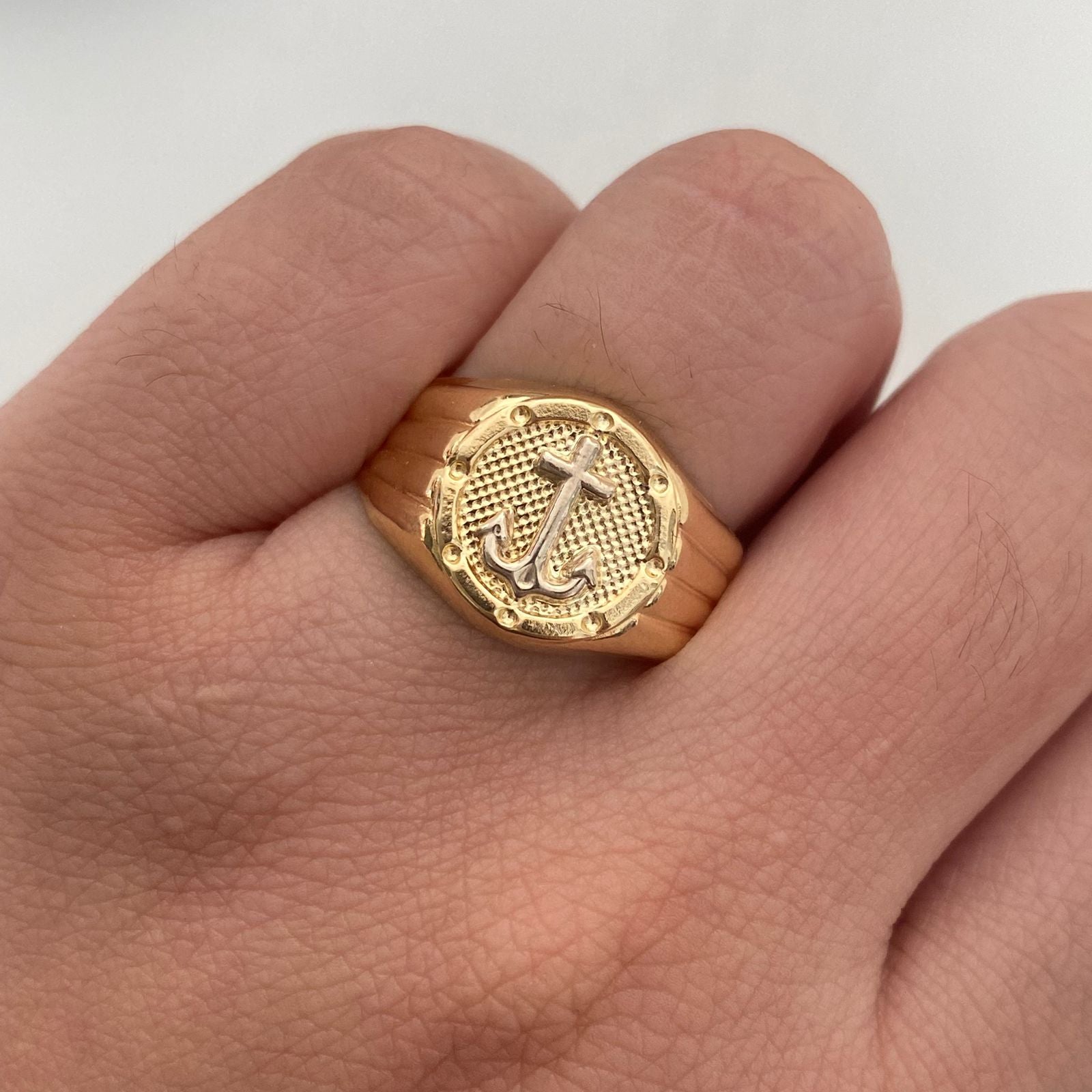 Anillo Troquel Ancla Oro amarillo y Oro blanco 18k / Talla 11 / 3,15 Gr / 4,1 mm