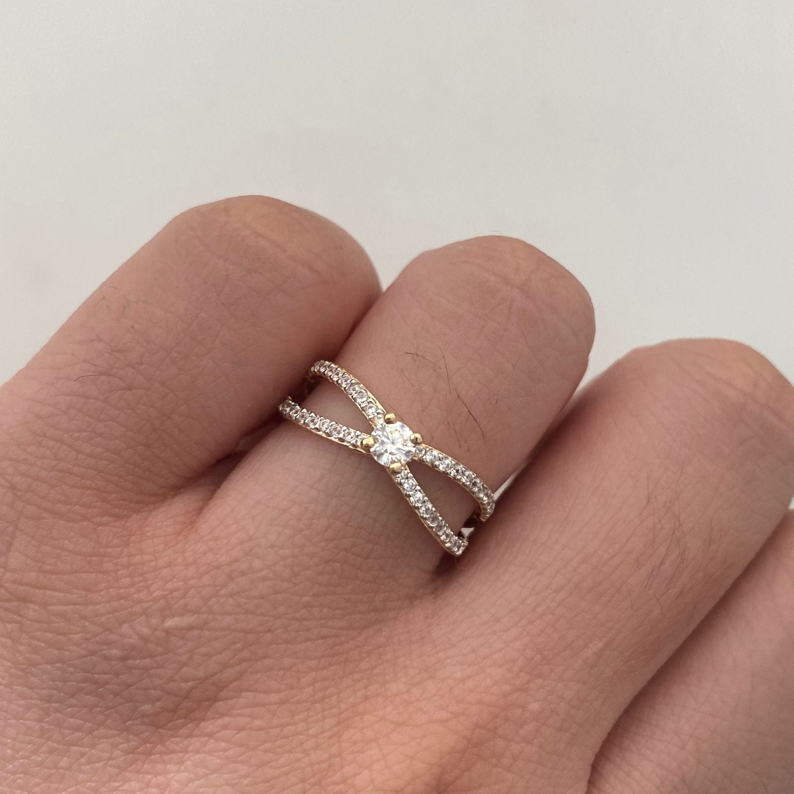 Anillo Solitario Oro amarillo 18k / Talla 7 / 2,3 Gr / 6,1 mm